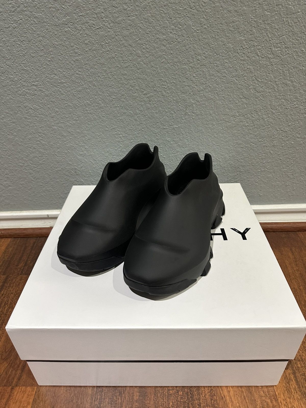 Givenchy Givenchy Monumental Mallow Size US 7 / EU 40 - 1 Thumbnail