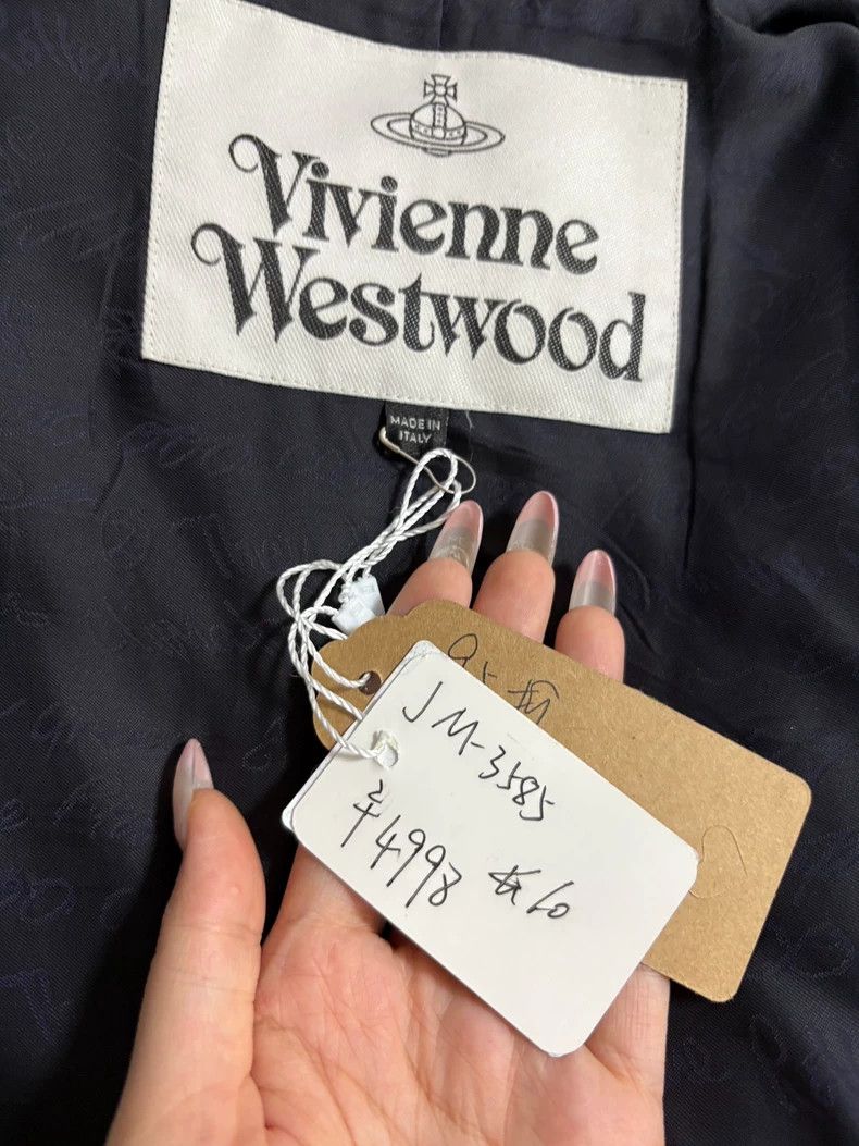 Vivienne Westwood Vivienne Westwood The drunk was wearing a black suit aroun Size S / US 4 / IT 40 - 5 Thumbnail