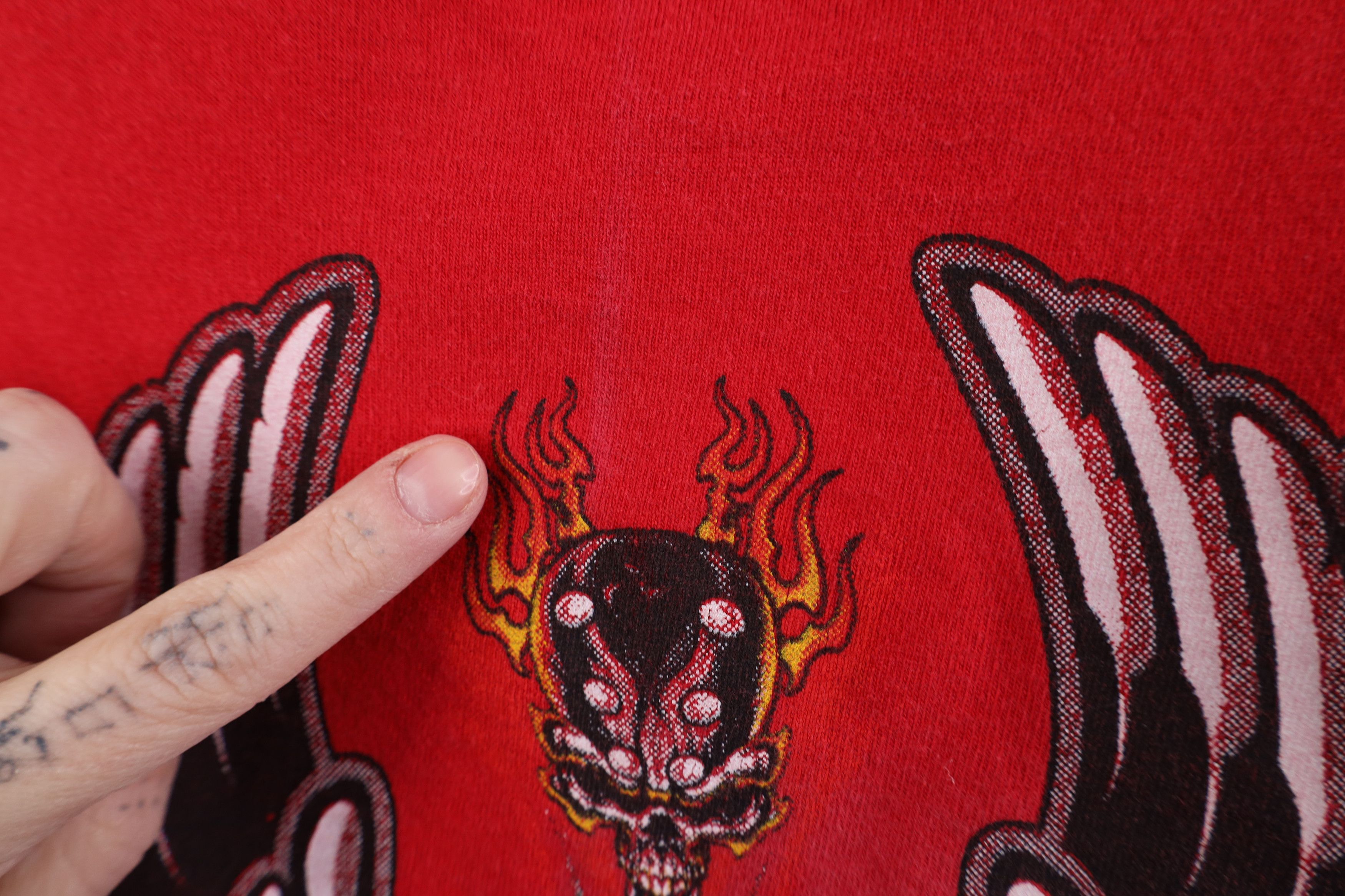 Vintage Vintage Y2K Streetwear Play Guitar Band Skull Fire T-Shirt Size US M / EU 48-50 / 2 - 10 Thumbnail