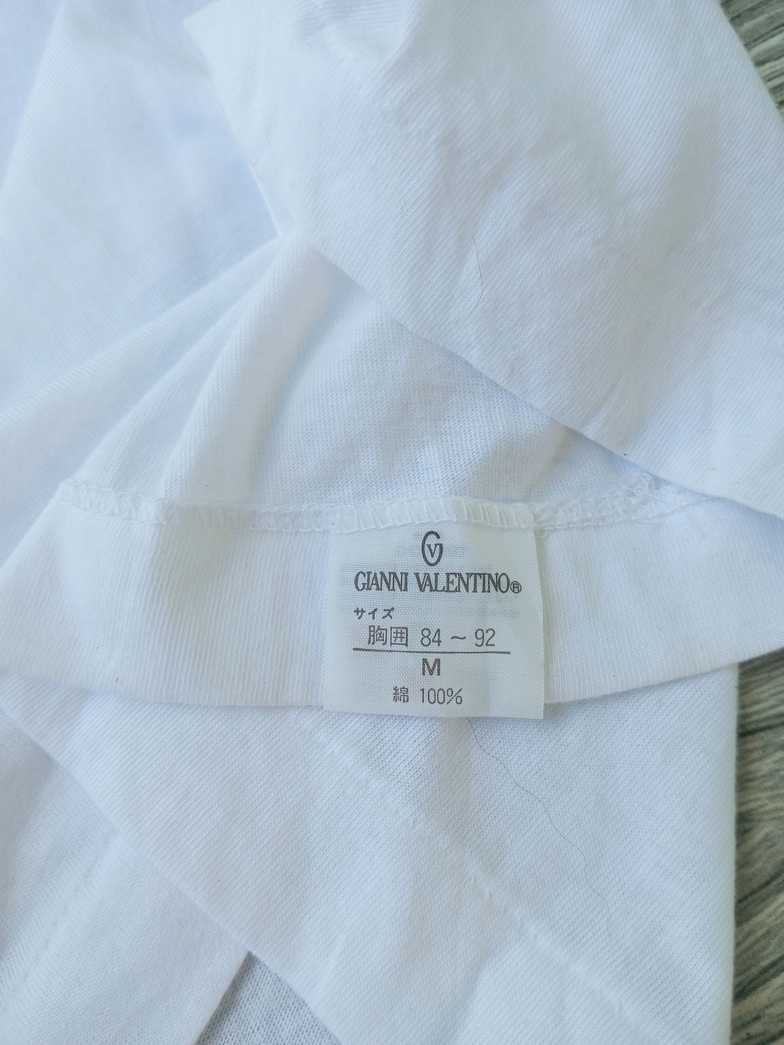 Gianni Valentino × Valentino × Vintage Vintage 90s Designer Gianni Valentino tshirt Size US M / EU 48-50 / 2 - 9 Thumbnail