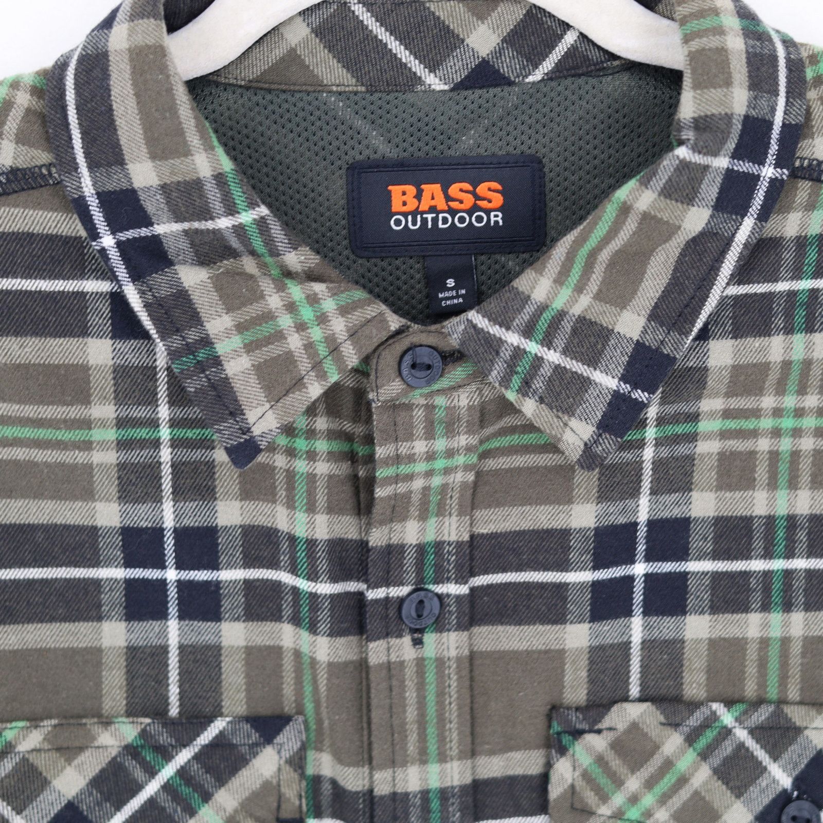 Bass Bass Outdoor Men's Button-Front Long Sleeve Shirt Size S Size US S / EU 44-46 / 1 - 3 Thumbnail