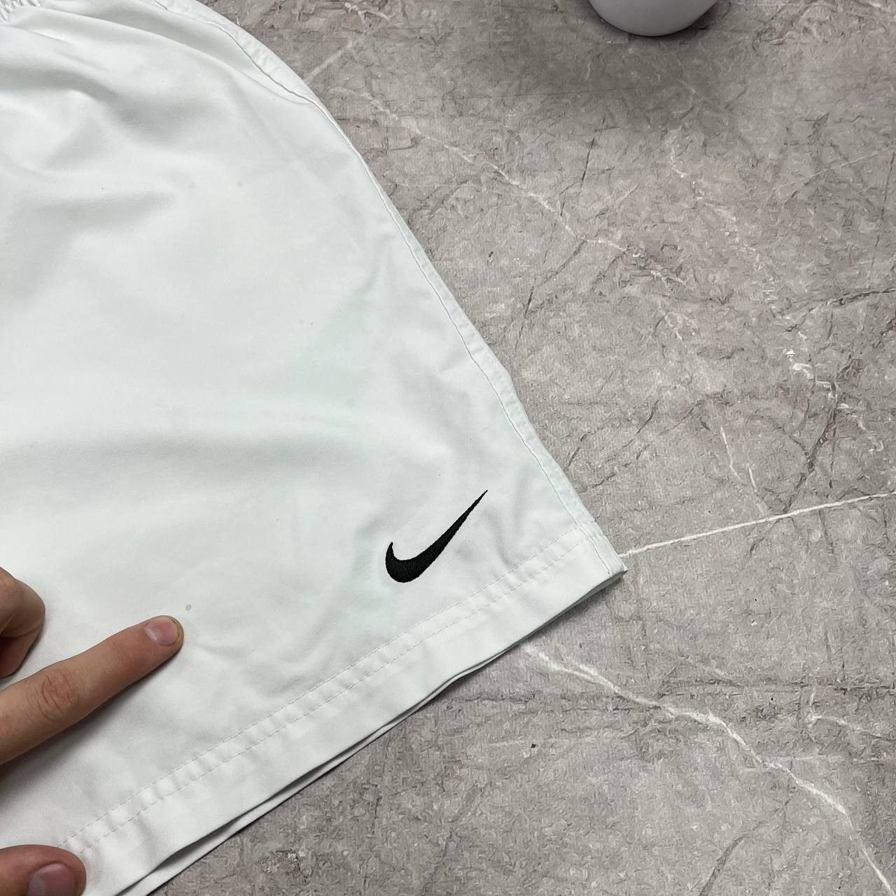 Nike Vintage 90s Nike White Mini Logo Mens Shorts Size L Size US 33 - 11 Thumbnail