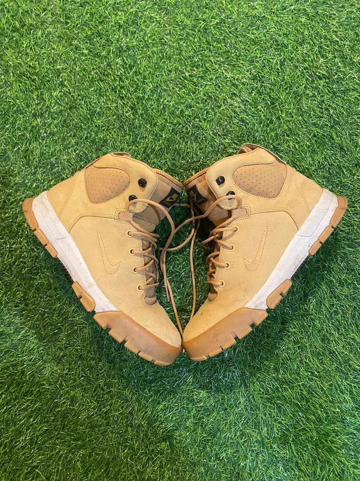 Nike Nike air acg nevist 6 boots high top shoes size 8.5 Size US 8.5 / EU 41-42 - 2 Thumbnail