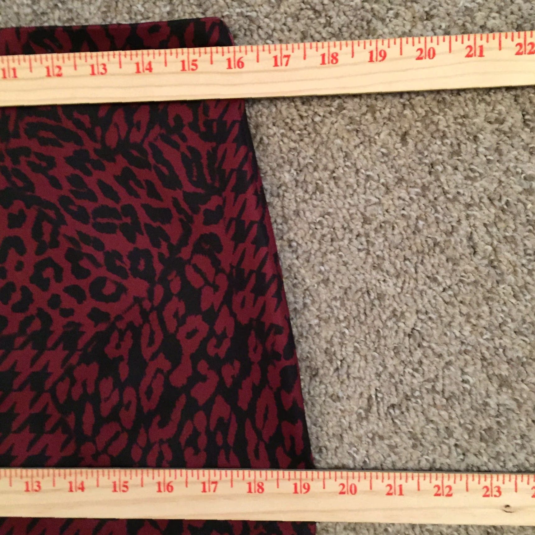 Vintage New York & Company Skirt M Red Animal Print Knee Length Pull Unlined Polyester Spandex Women Pencil Size 32" / US 10 / IT 46 - 4 Thumbnail