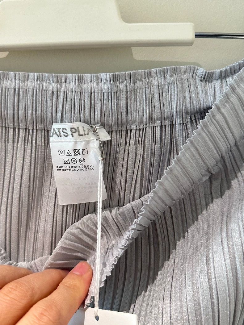 Issey Miyake Issey Miyake size:5 Light grey pleated skirt Size 31" - 3 Thumbnail