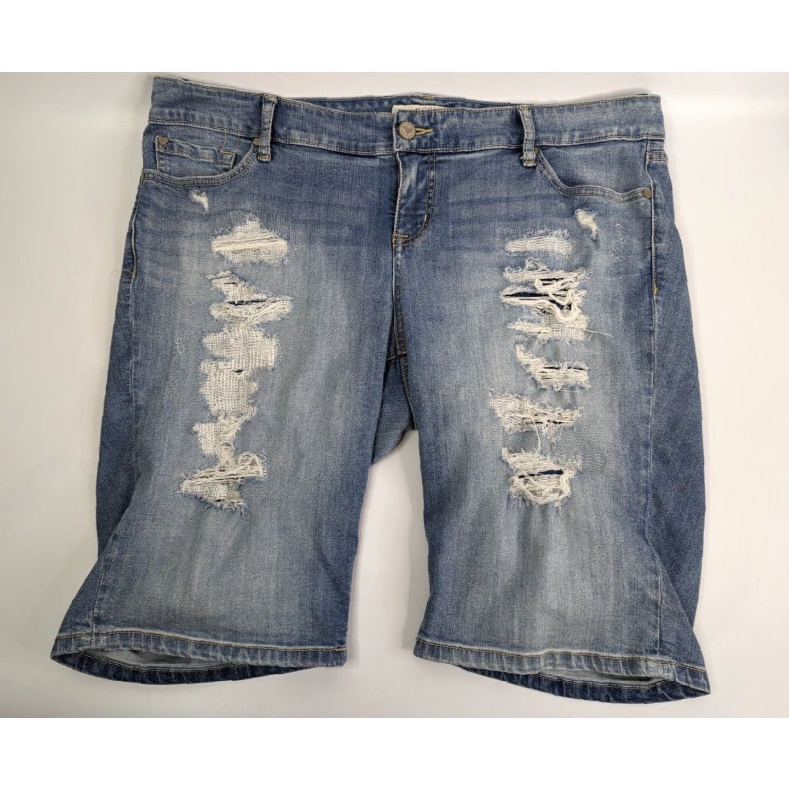 Torrid Torrid Bermuda Shorts Denim Cotton Stretch Plus 18 Blue Women Casual Summer Size 40" / US 18 - 2 Thumbnail