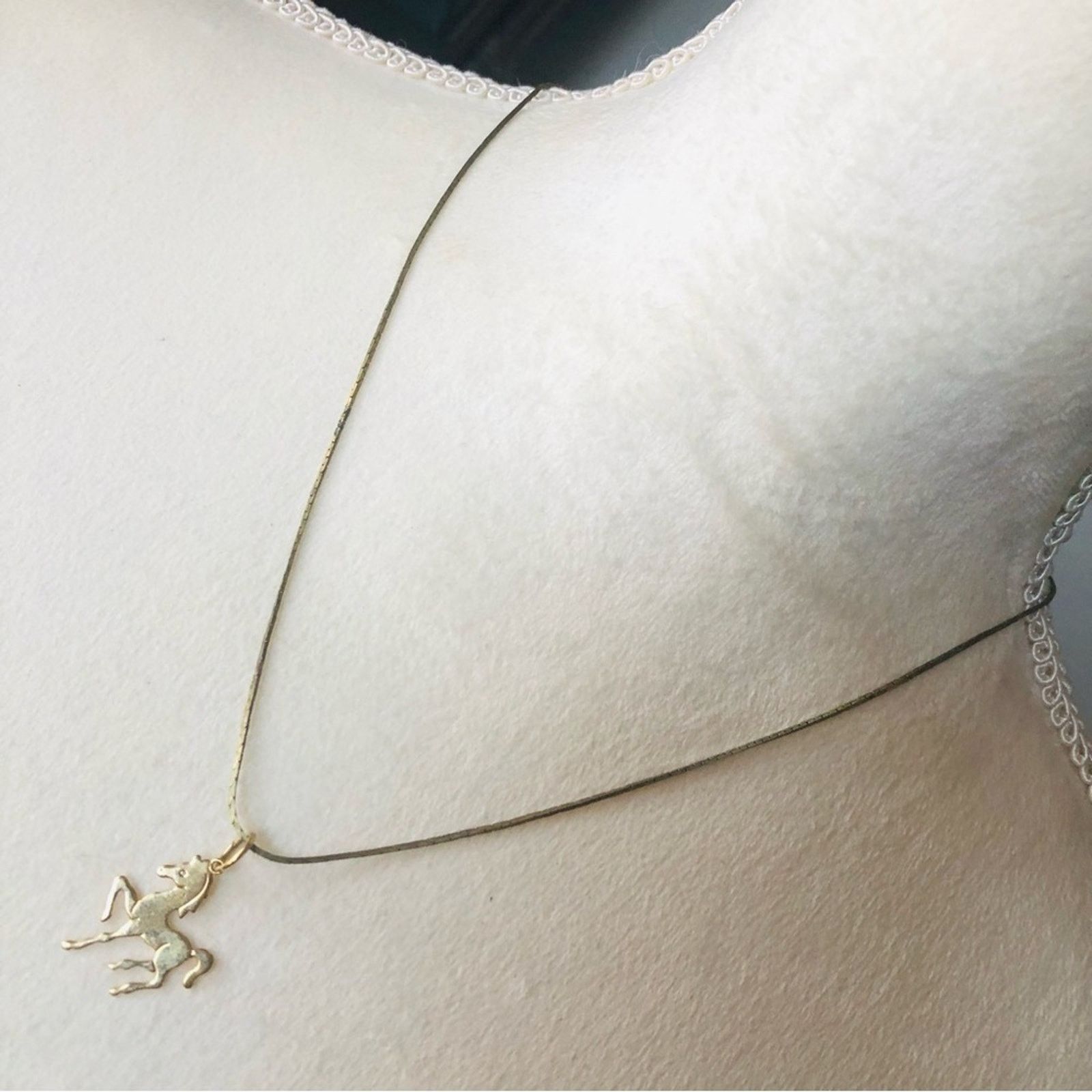 Vintage Vintage etched gold stallion horse pendant on chain necklace Size ONE SIZE - 1 Thumbnail