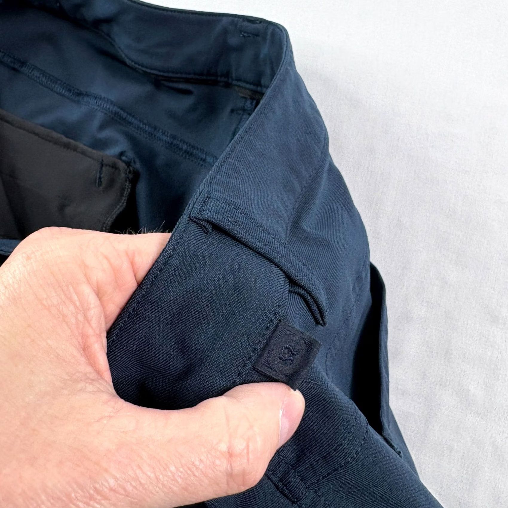 Lululemon Lululemon ABC Pants Mens 33x27 Blue Chino Classic Fit Preppy Stretch Golf Casual Pants Size US 33 - 3 Thumbnail