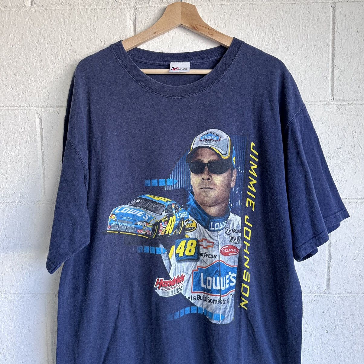 T-Shirt Vintage NASCAR 1984 Neil Bonnett / Junior Johnson - Tailles S à 3XL - Neuf Avec Étiquettes - Unisexe