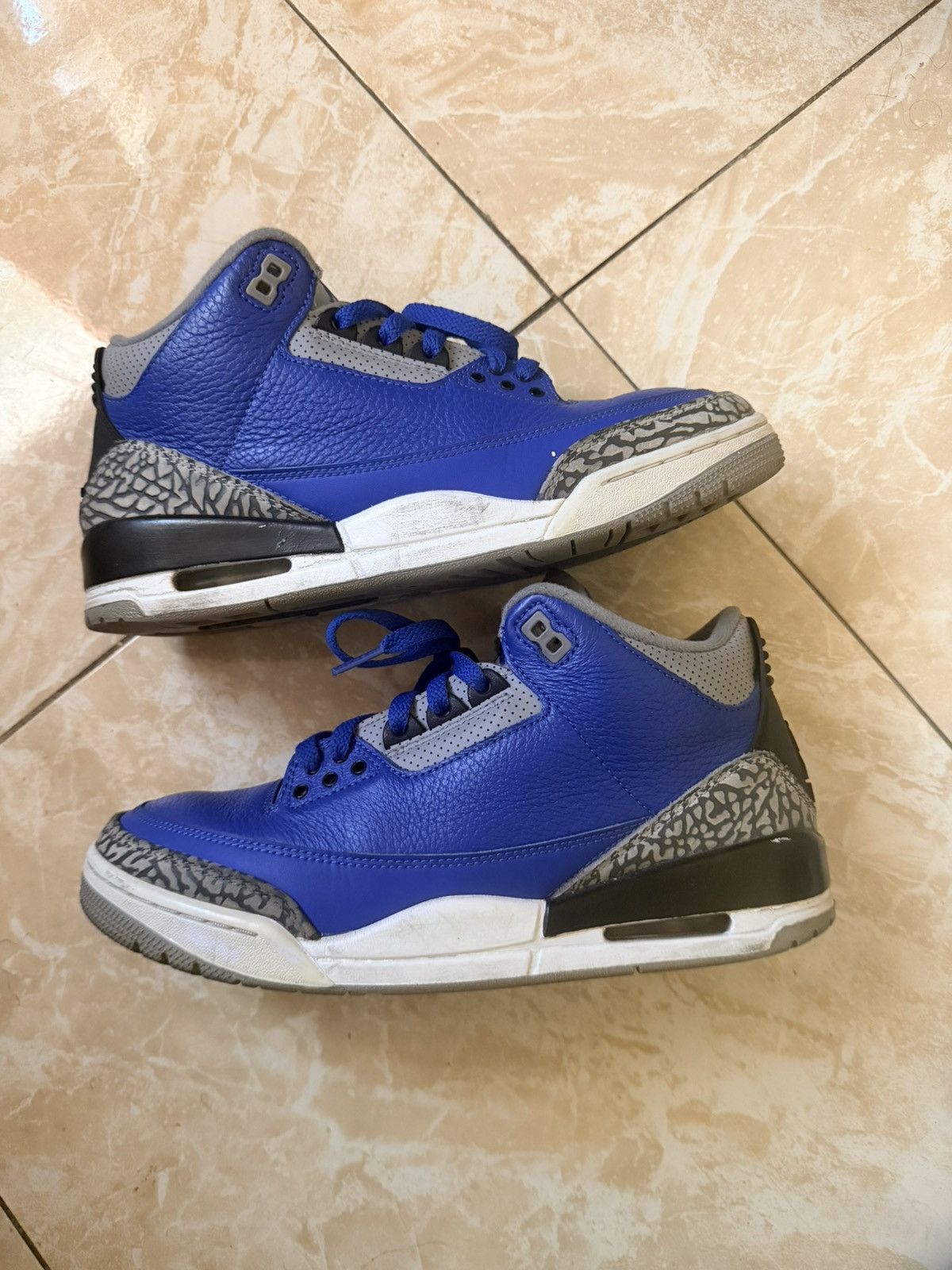 Jordan Brand Air Jordan 3 Retro “Varsity Royal” Size US 9 / EU 42 - 2 Thumbnail