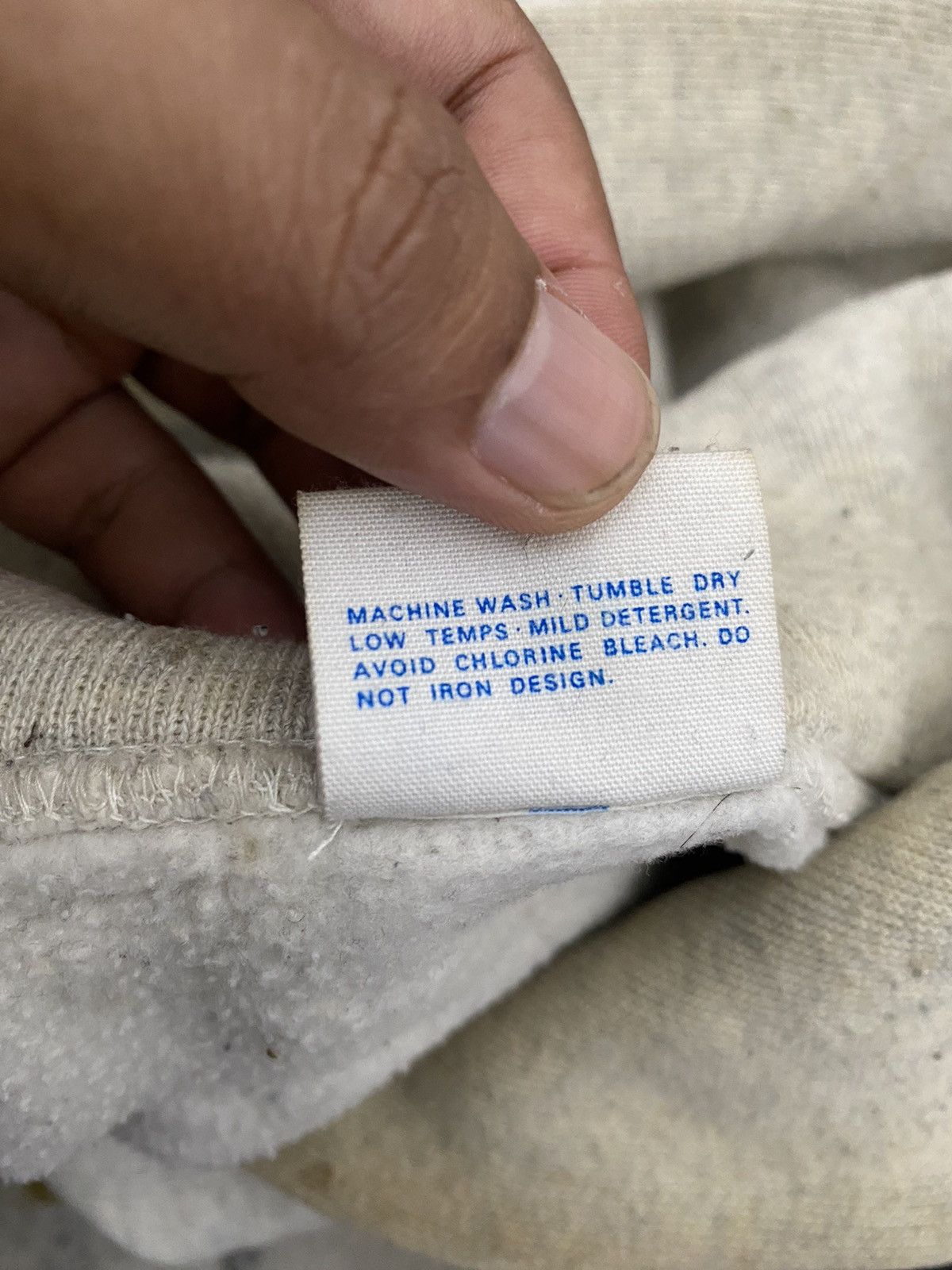 Champion × Vintage THRASHED VINTAGE CHAMPION HOODIES REVERSE WEAVE RIPPED Size US XL / EU 56 / 4 - 7 Thumbnail