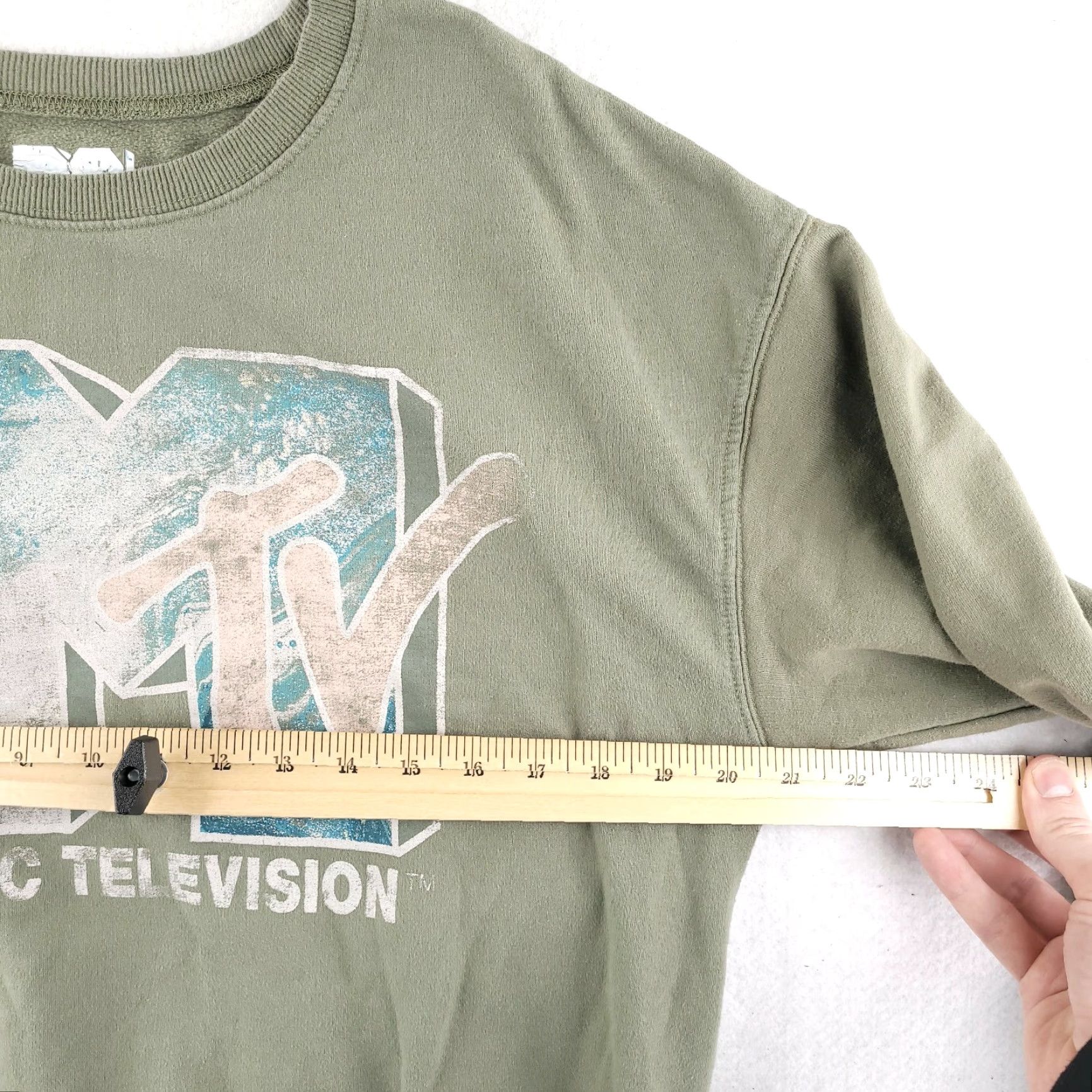 Olive MTV Sweatshirt Viacom Crew Neck Olive Green Pullover Cropped Crop Women’s Small Crewneck Pullover Sweatshirt Green 90s Mens Womens Boys Girls Size S / US 4 / IT 40 - 4 Thumbnail