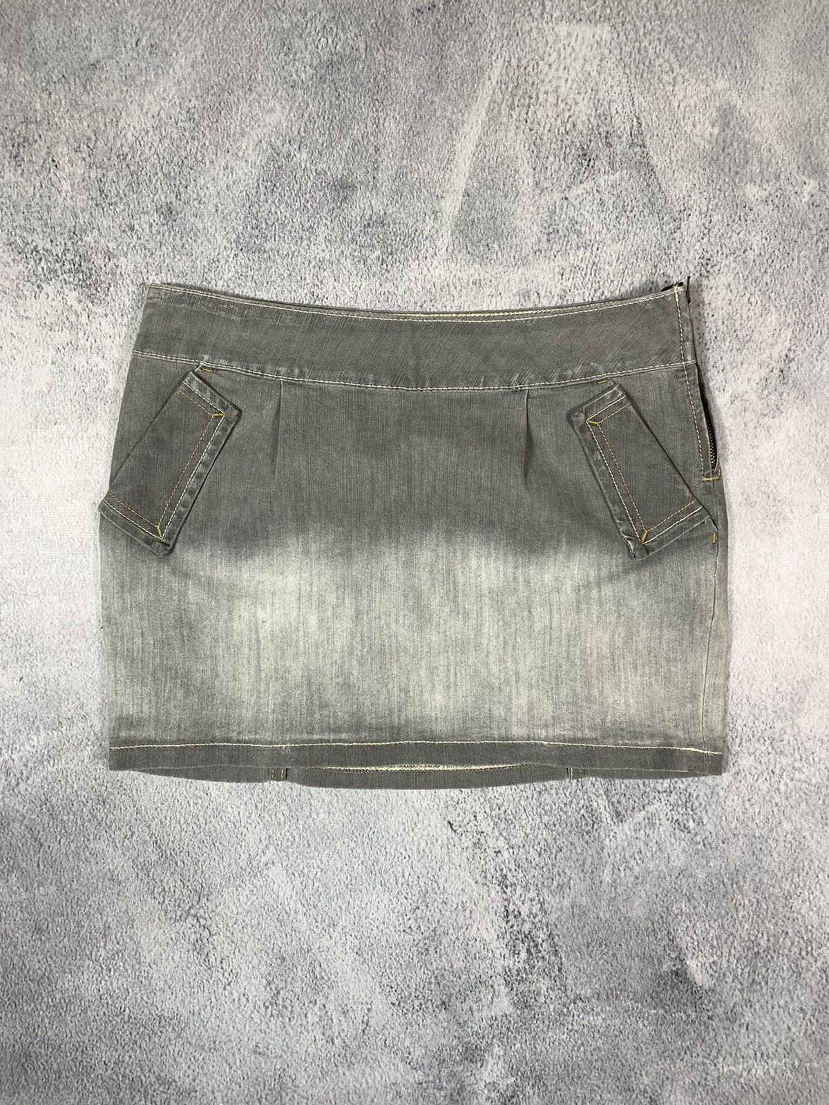 Japanese Brand × Vintage Vintage Y2K denim faded mini skirt streetwear style size 27 Size 27" / US 4 / IT 40 - 1 Thumbnail