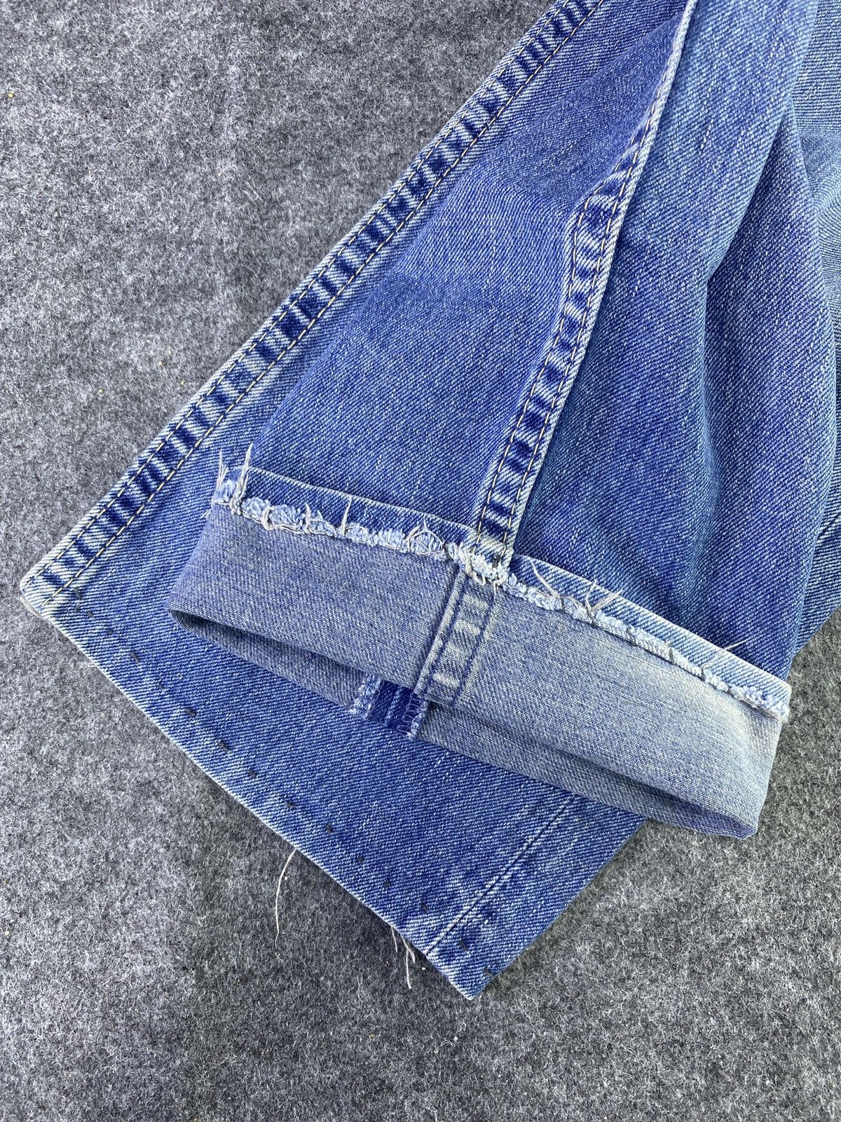 Jean × Levi's × Vintage Vintage Levis 901 Jeans Distress Blue Wash - J917 Size US 34 / EU 50 - 9 Thumbnail