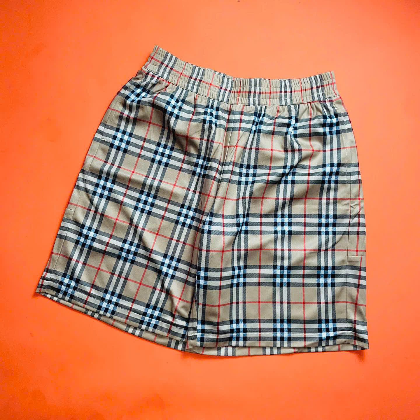 Burberry BURBERRY SHORT Size US 32 / EU 48 - 1 Thumbnail