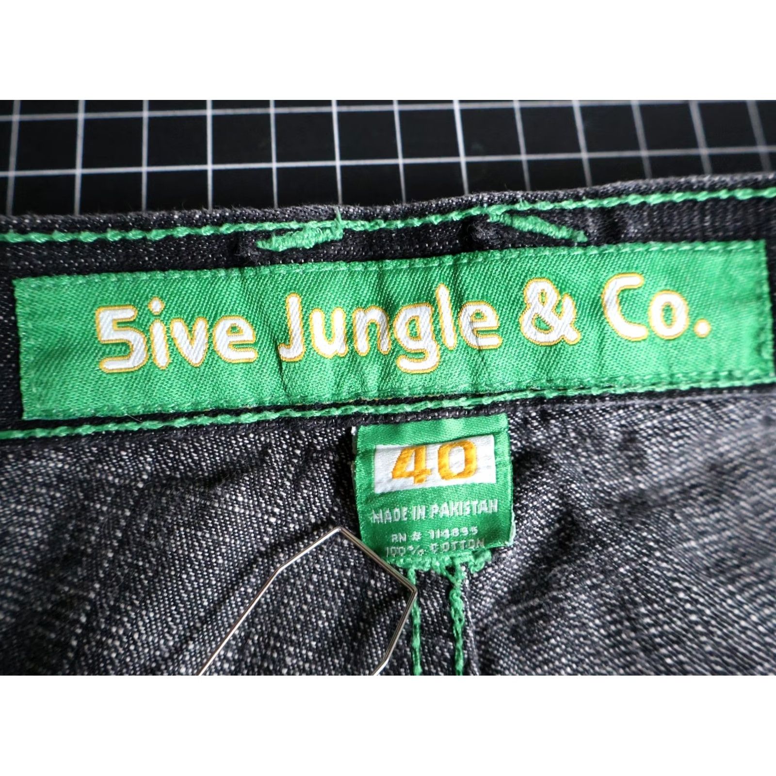 Vintage VINTAGE 5ive Jungle Jeans Baggy Fit 38x33 Black Denim 5-Pocket Men Adults 90s Hip Hop Retro Green Stitching 40 Tag Jeans Men's Size US 38 / EU 54 - 3 Thumbnail
