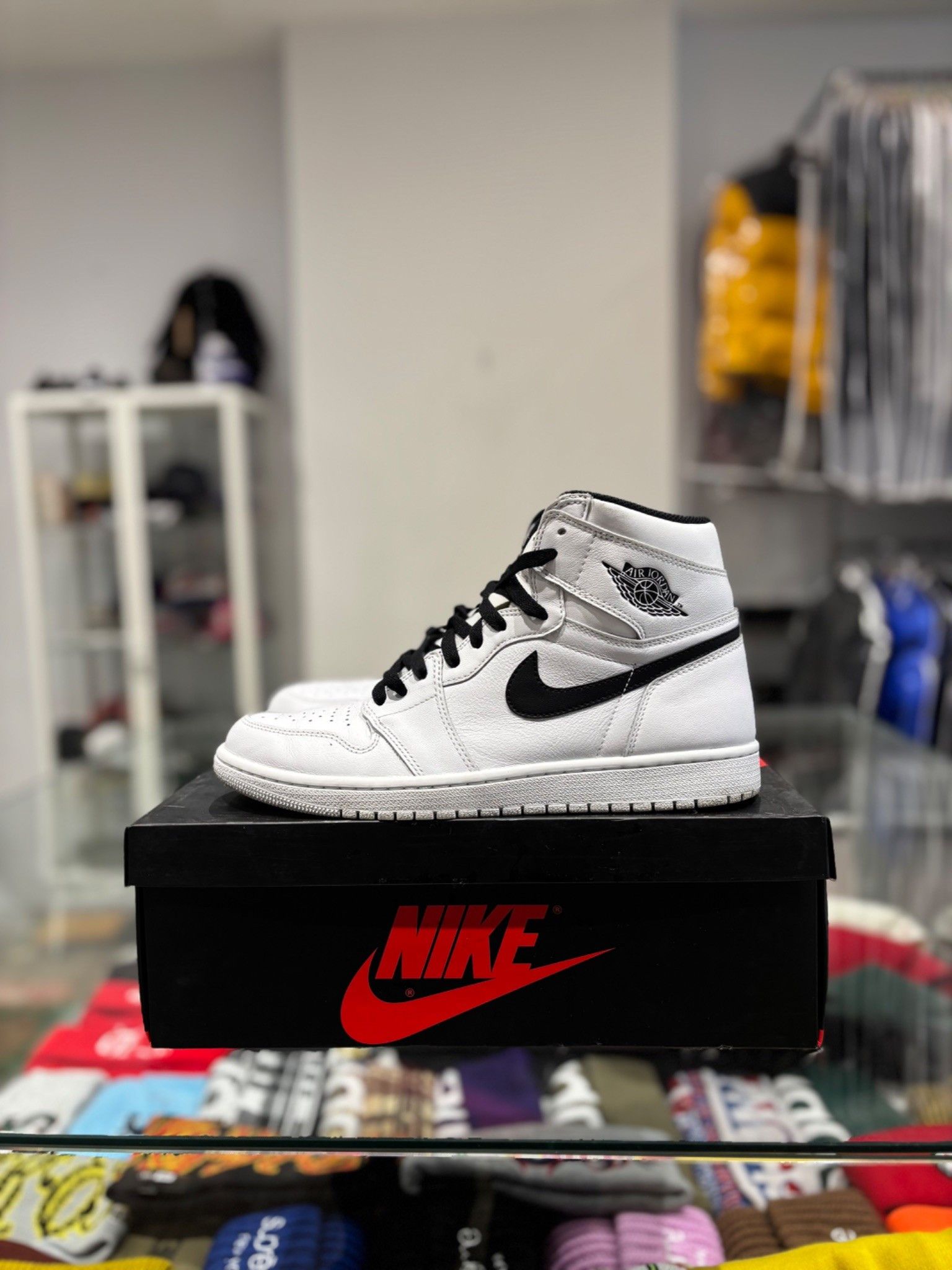 Jordan Brand Jordan 1 Yin Yang White Size US 10.5 / EU 43-44 - 3 Thumbnail