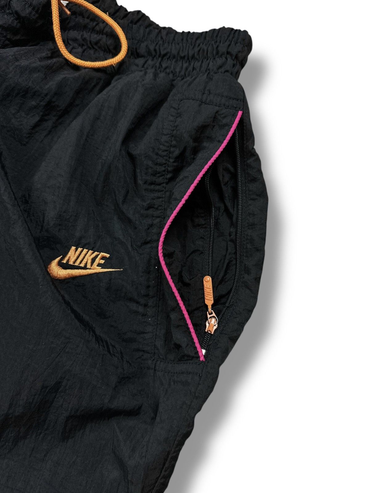 Nike Vintage 80’s Nike Nylon Track Pants Joggers Black Retro Y2K Size US 34 / EU 50 - 10 Thumbnail