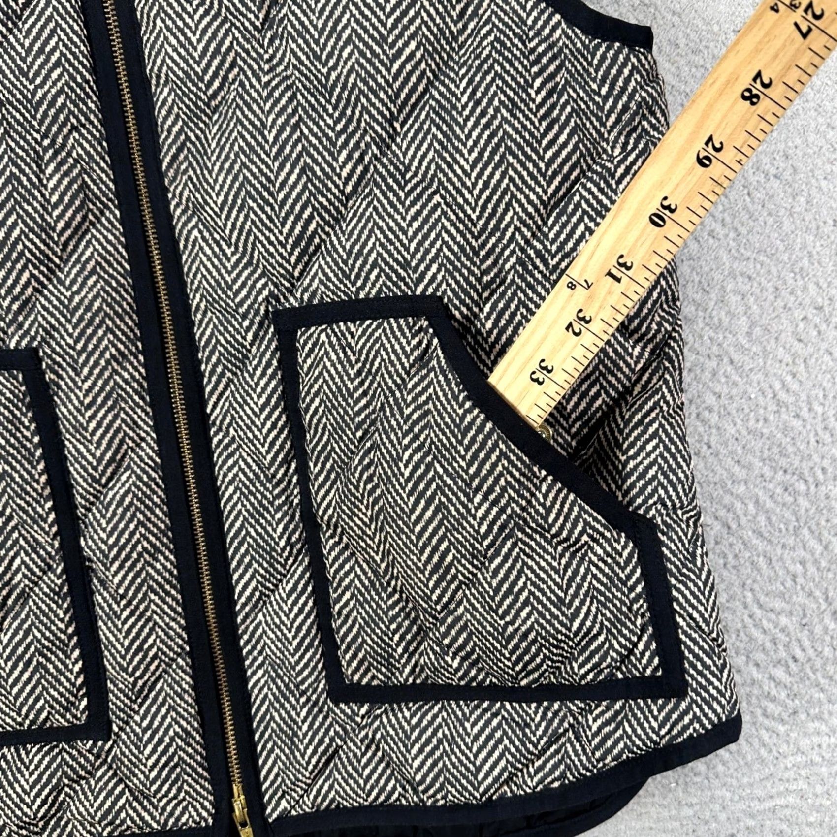 J.Crew J. Crew Quilted Vest Herringbone Down Fill Down Insulated Zip Pocket Euro EUC Black XS? M? Size M / US 6-8 / IT 42-44 - 6 Thumbnail
