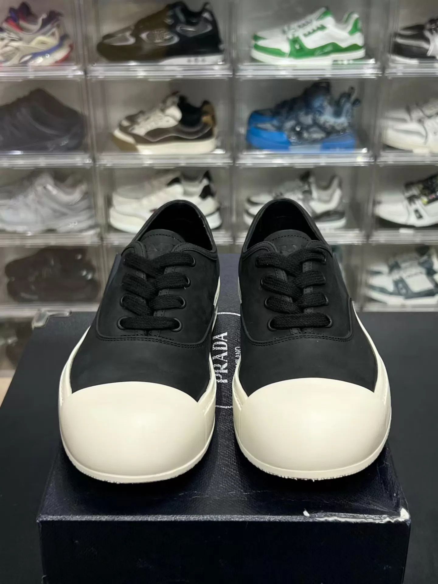 Prada PRADA low-top round-toe 39 sneakers mint box Size US 6 / EU 39 - 2 Thumbnail