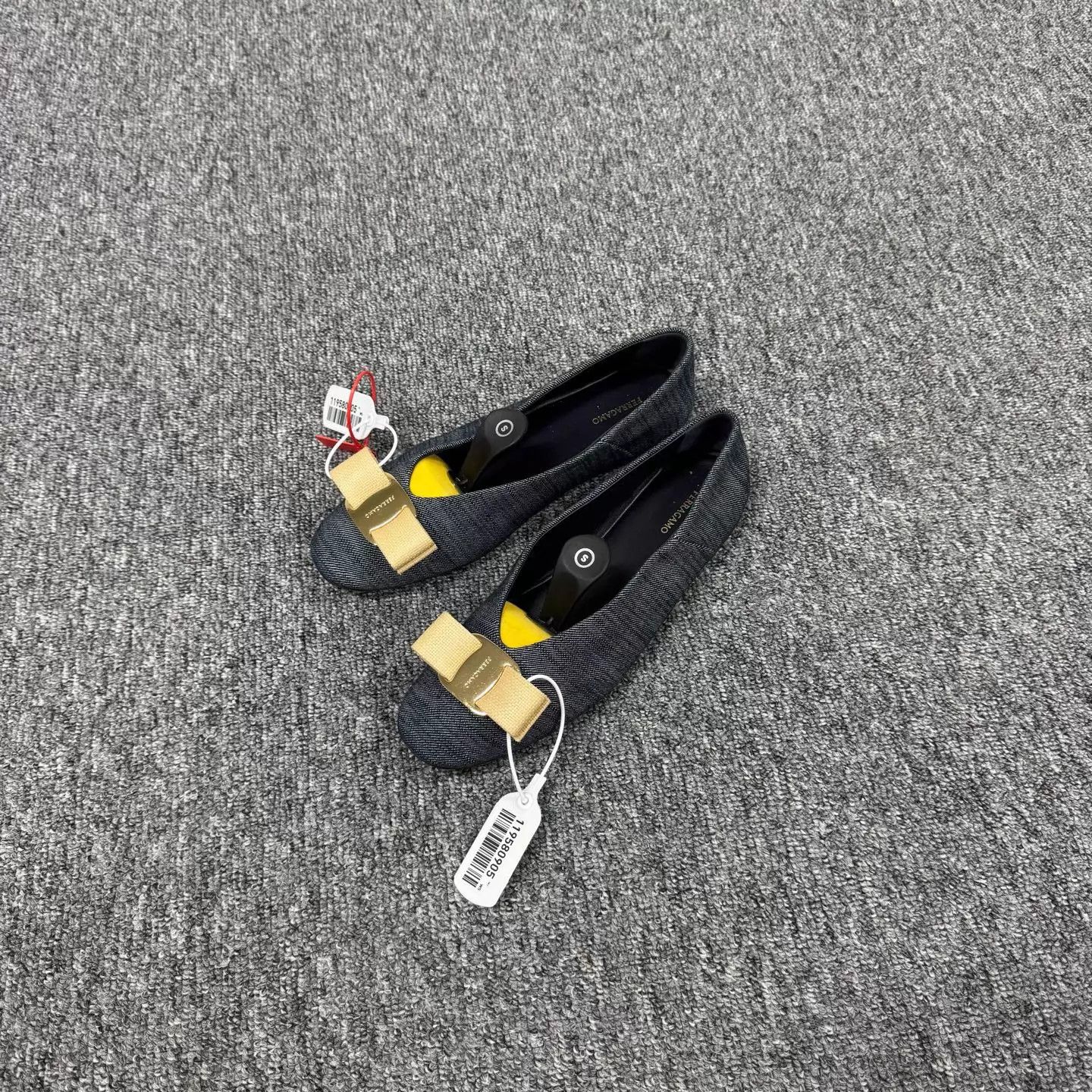 Salvatore Ferragamo Ferragamo Denim Bow Flats 39 97 New Size US 8.5 / IT 38.5 - 1 Thumbnail