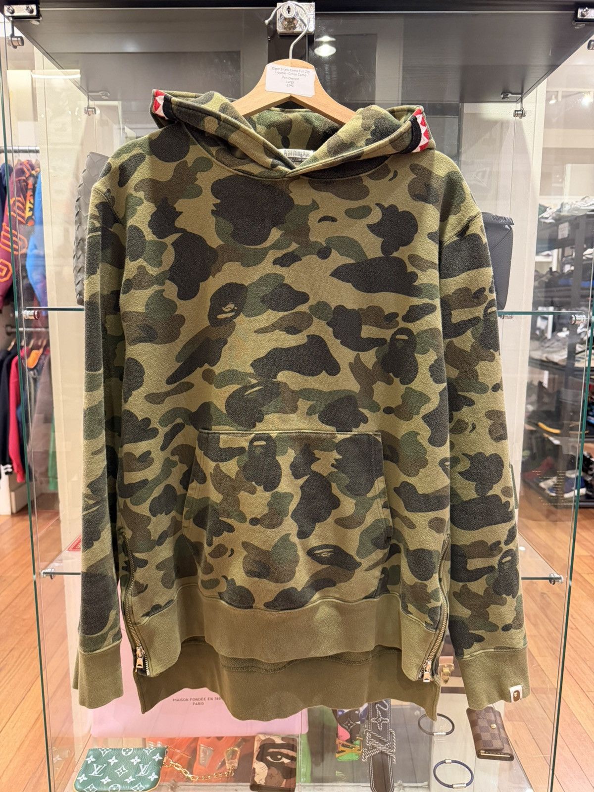 Bape Bape Shark Camo Pullover Hoodie Size US L / EU 52-54 / 3 - 1 Thumbnail