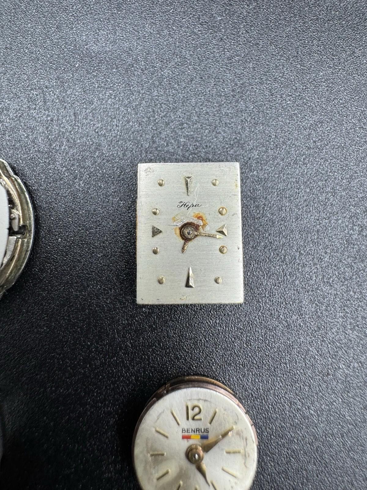 The Unbranded Brand Watch Movements Lot of 4 Hamilton Benrus Riviera Hoga 17J Size ONE SIZE - 4 Thumbnail