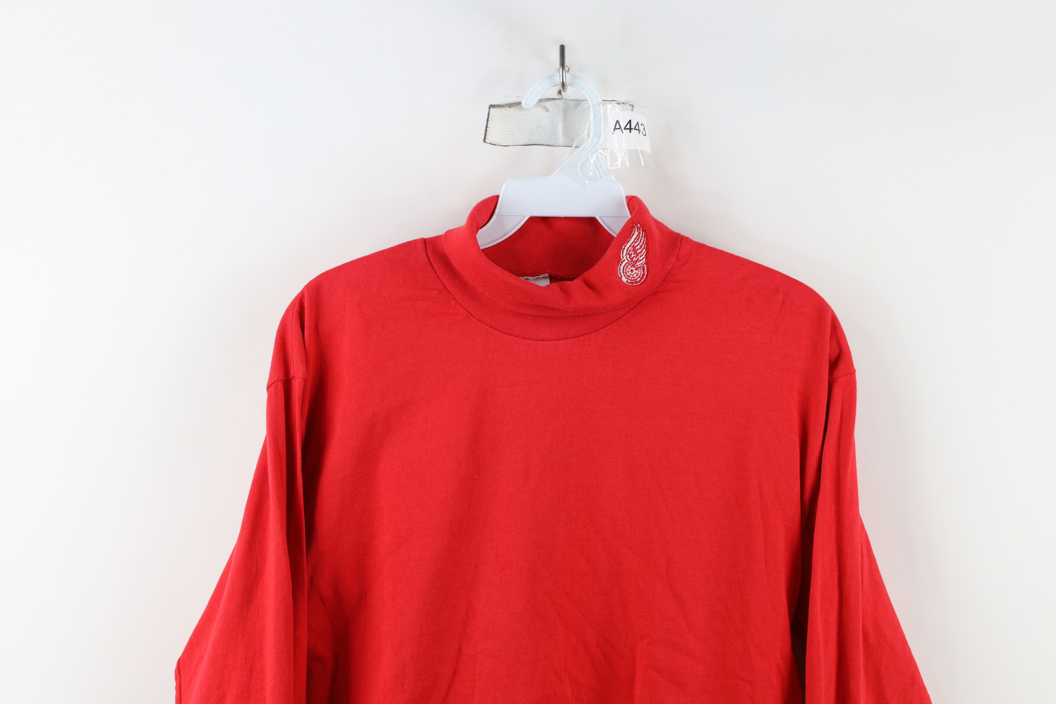 Vintage Vintage 90s Detroit Red Wings Hockey Turtleneck T-Shirt Size S / US 4 / IT 40 - 2 Thumbnail