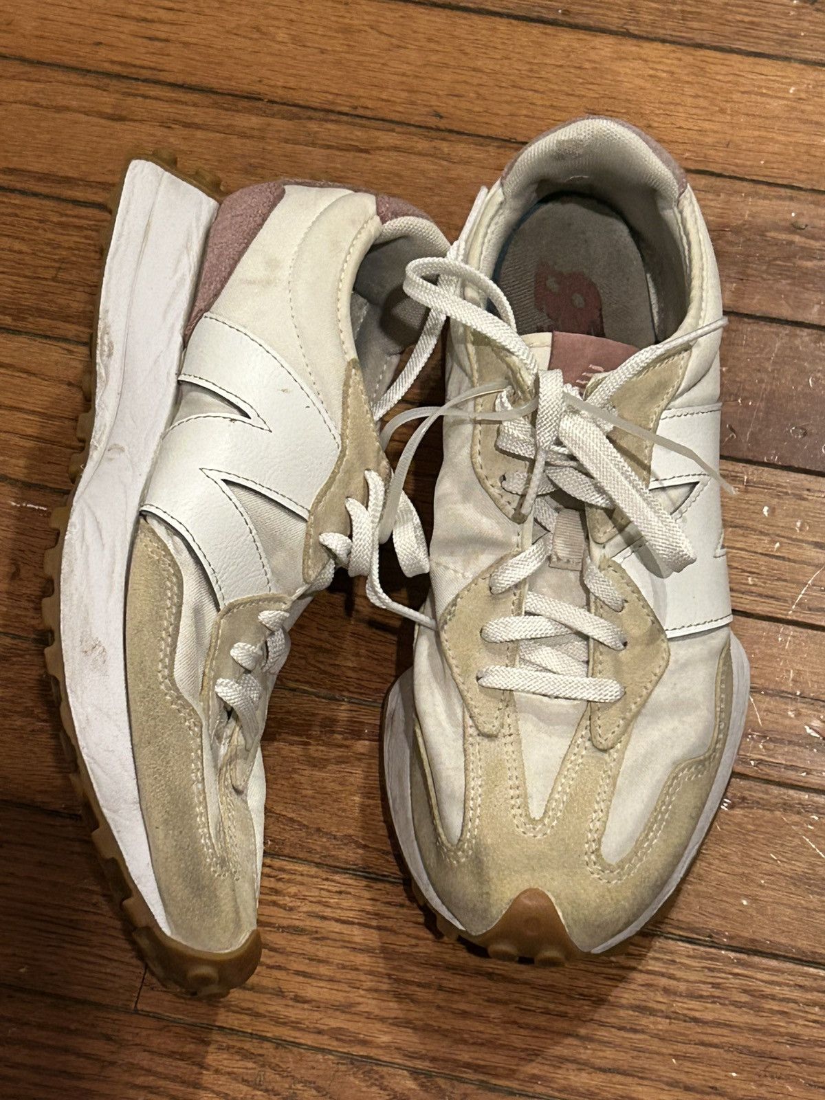 New Balance New Balance 327 Size US 9 / IT 39 - 1 Thumbnail