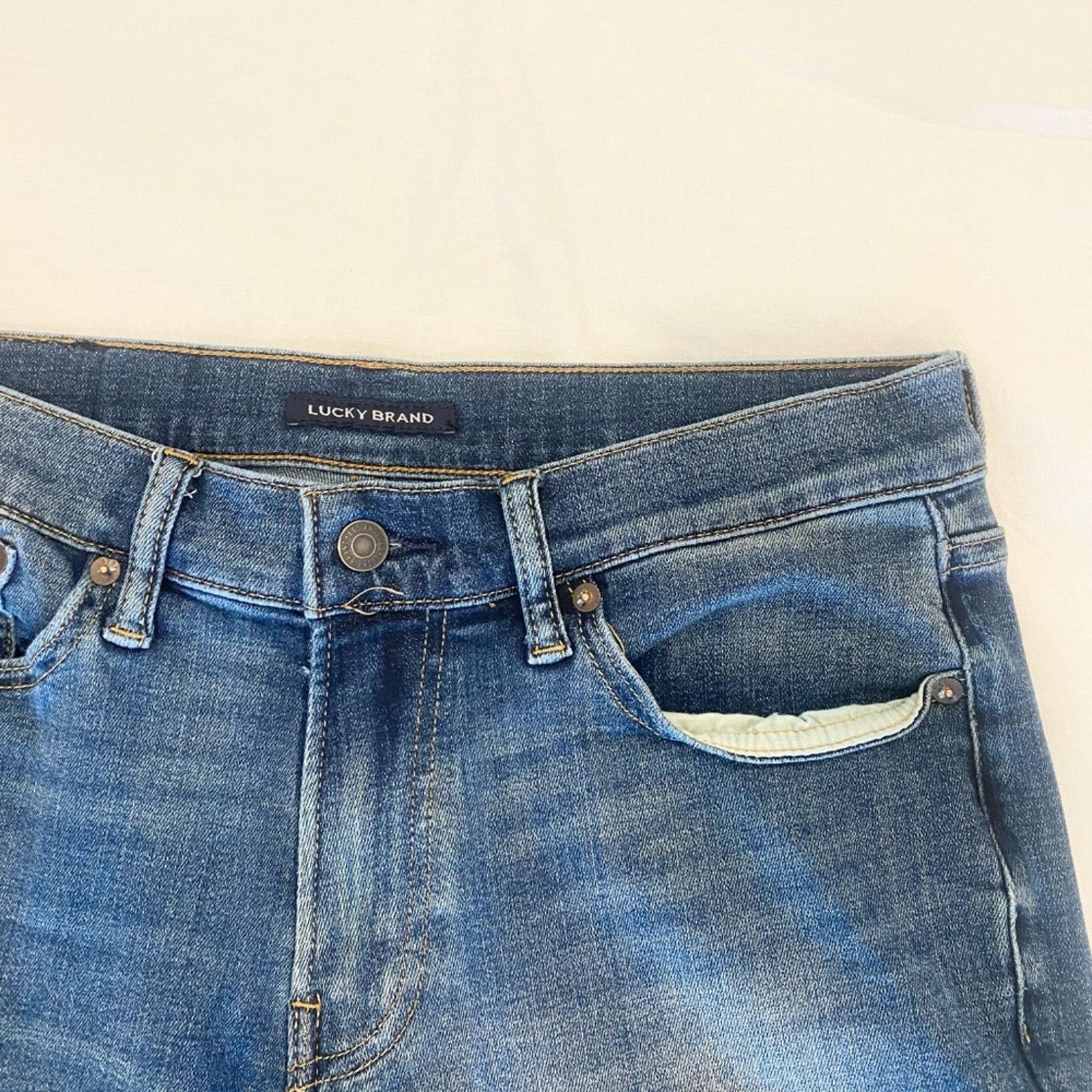Lucky Brand Lucky Brand Men's 410 Athletic Slim Stretch Jeans - 31x32 Size US 31 - 4 Thumbnail