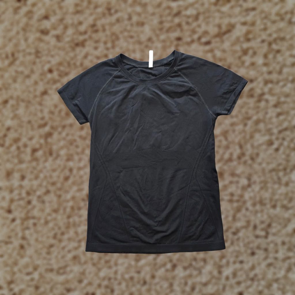 Athleta Athleta Top Womens Size Medium Black Stretch Performance Short Sleeve Athleisure Size XL / US 12-14 / IT 48-50 - 1 Thumbnail