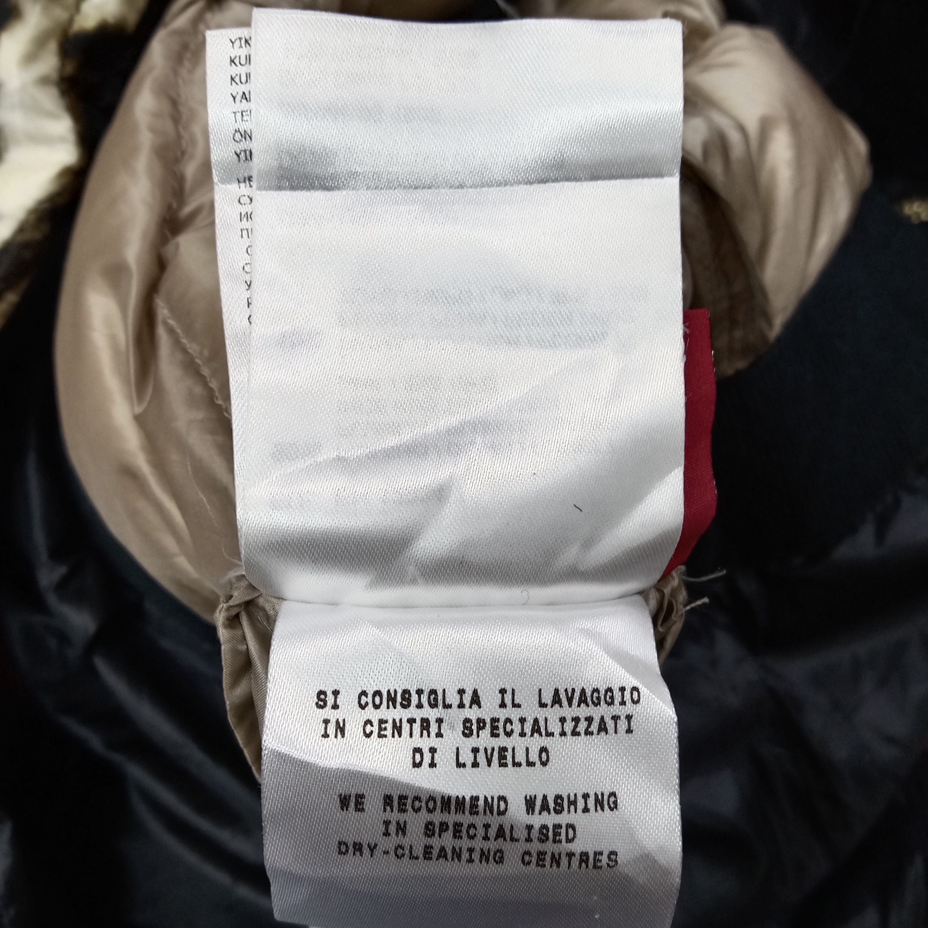 Moncler Moncler Italian Brand Puffer Jacket C247N26 Size S / US 4 / IT 40 - 16 Thumbnail