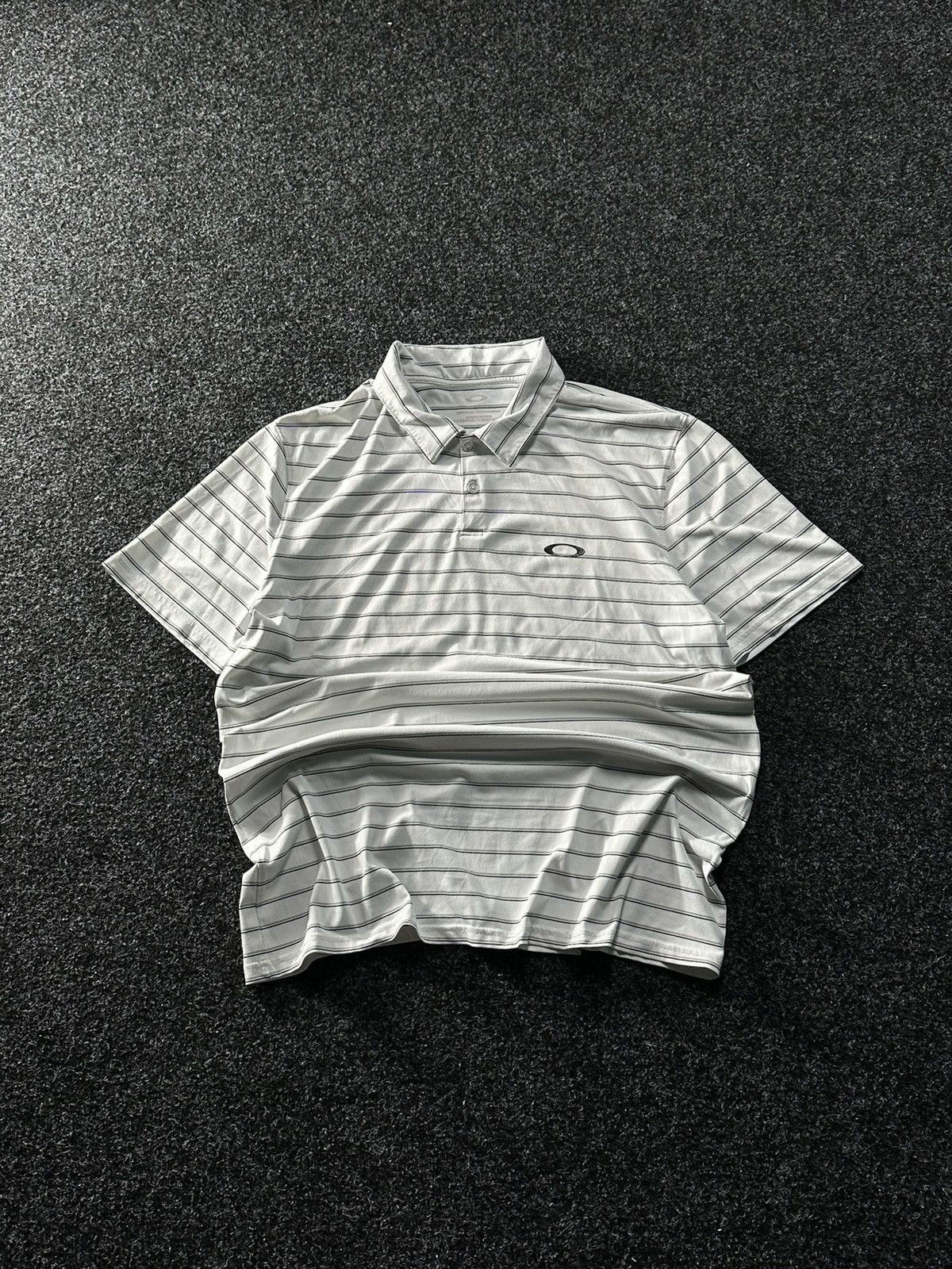 Oakley × Vintage 🚨 VINTAGE OAKLEY LOGO POLO TENNIS WHITE RARE 00s GORPCORE Size US L / EU 52-54 / 3 - 1 Thumbnail