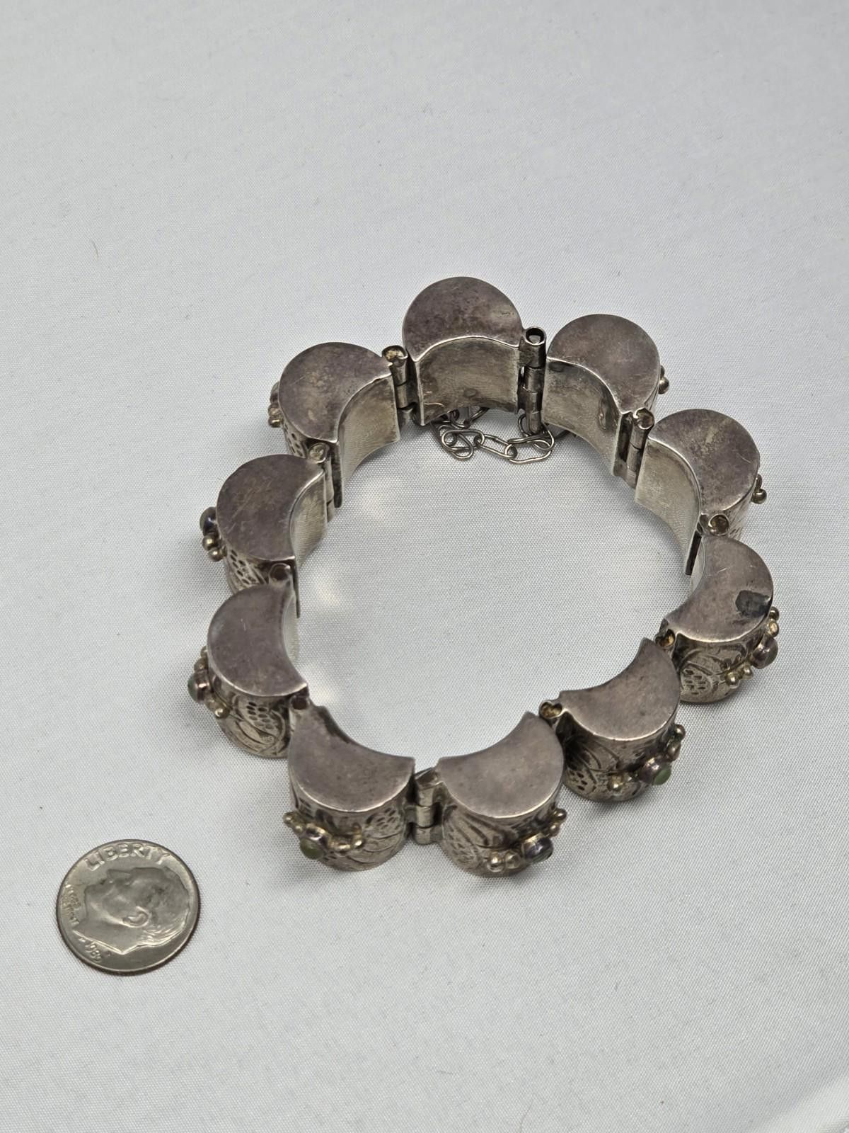 Other Vintage Taxco Mexico Bracelet w/ Green Onyx Repoussé Panel Size ONE SIZE - 7 Thumbnail