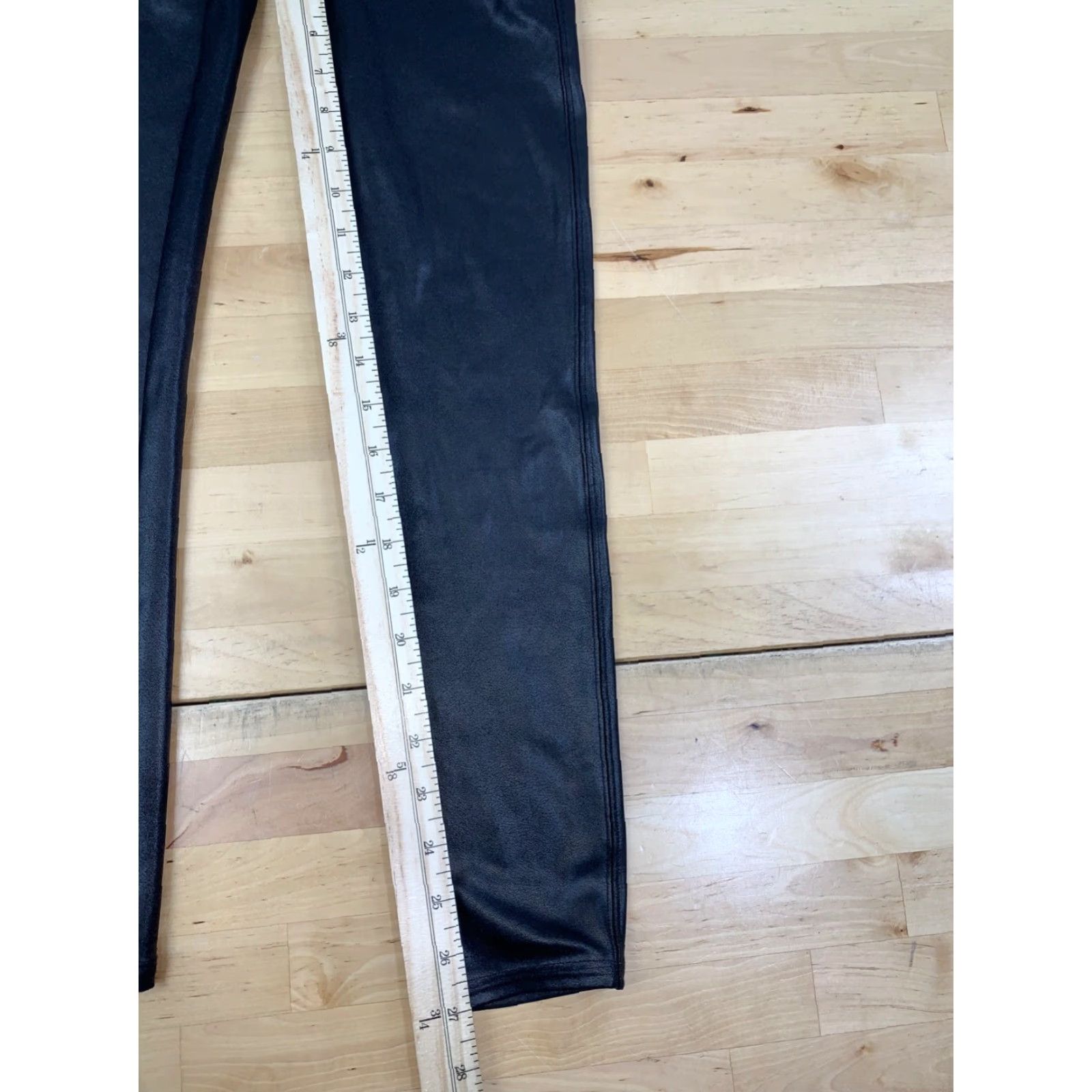Spanx Spanx Leggings Womens L Black Faux Leather Shiny Shaping Slimming 10432 Size 36" / US 14 / IT 50 - 6 Thumbnail