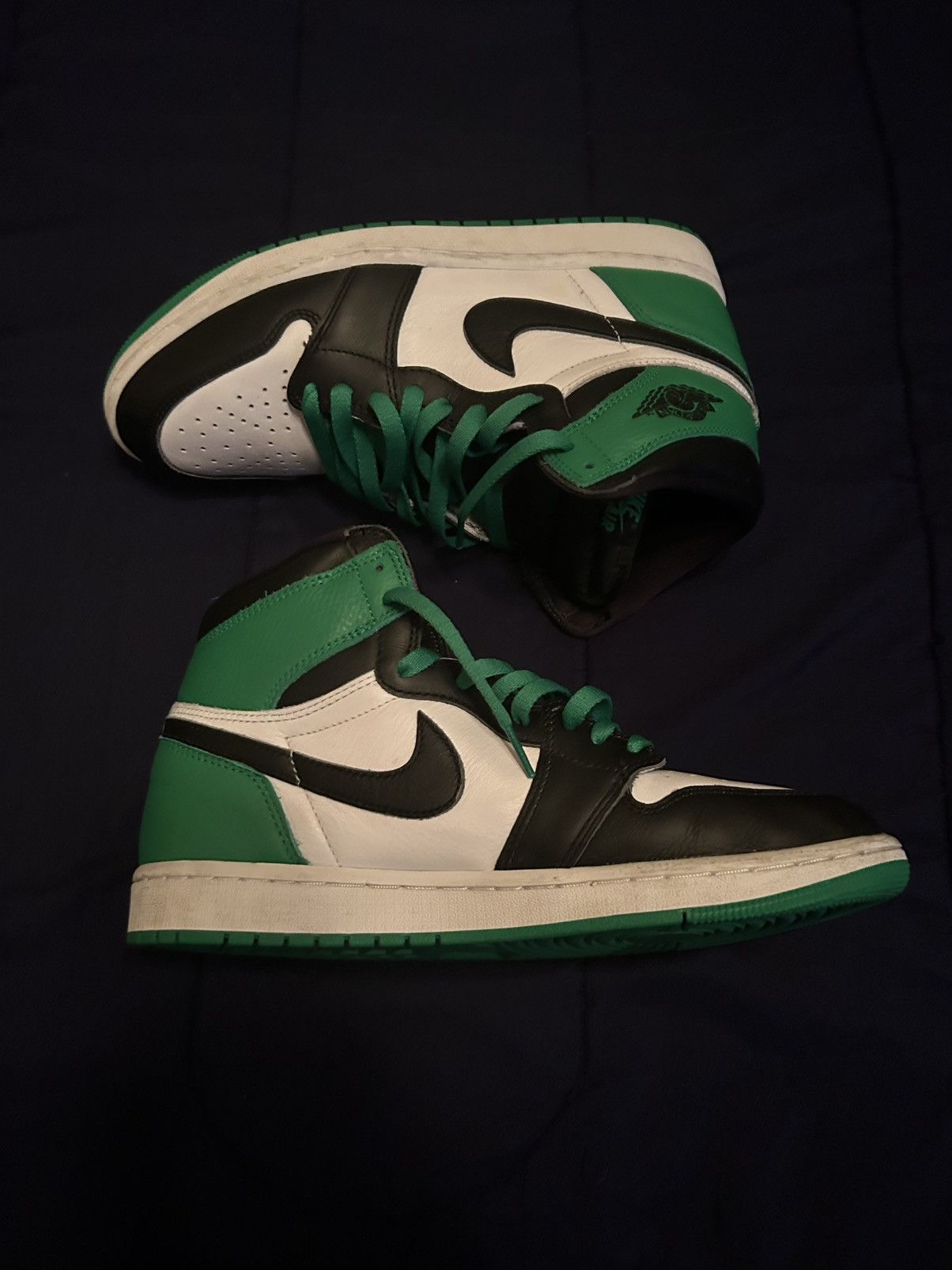 Jordan Brand × Nike Air Jordan 1 Retro High OG ‘Lucky Green’ - Men’s 9.5 Size US 9.5 / EU 42-43 - 3 Thumbnail