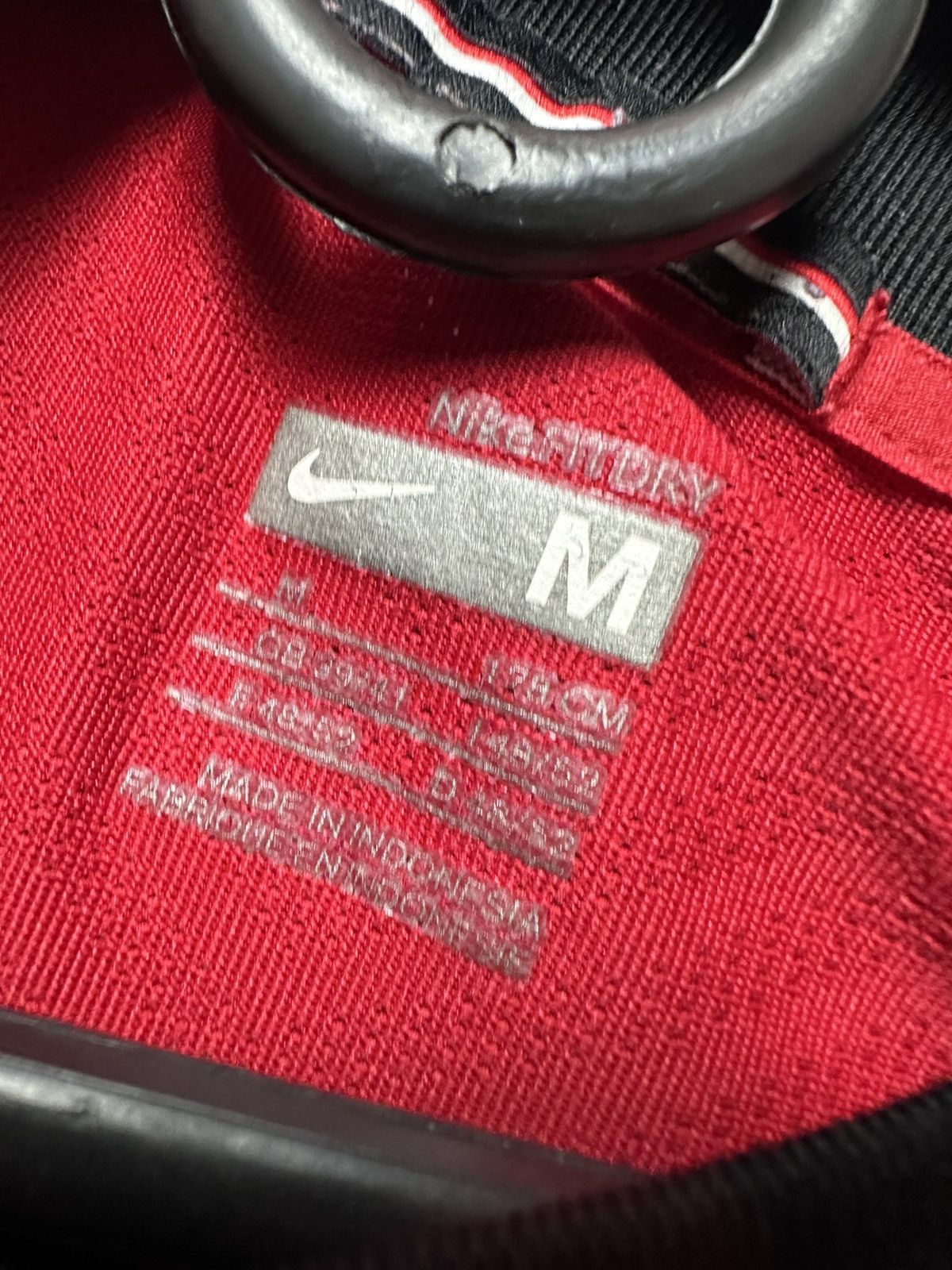Nike × Vintage Vintage Nike Manchester United soccer jersey size M red Size US M / EU 48-50 / 2 - 7 Thumbnail