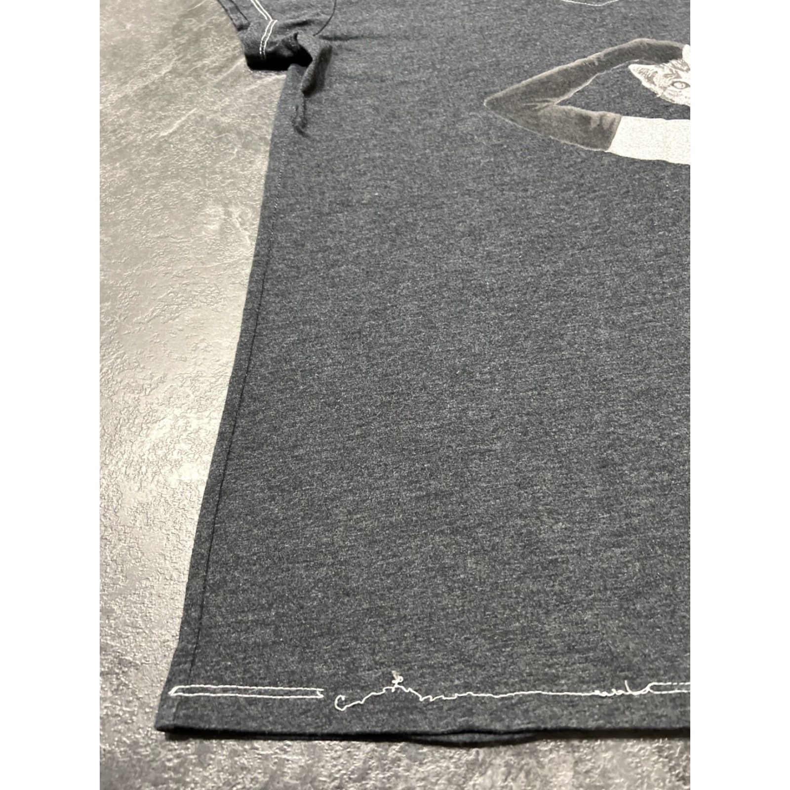 Vintage VINTAGE Breakfast At Tiffanys Audrey Hepburn V-Neck T-Shirt Women XL Gray Casual Top Size XL / US 12-14 / IT 48-50 - 2 Thumbnail