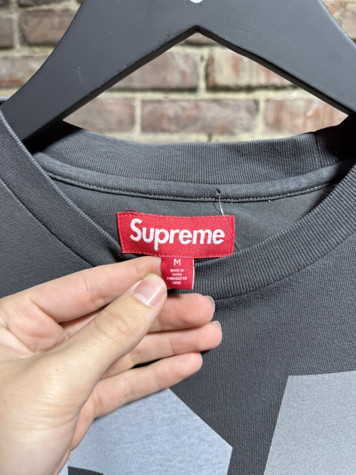 Supreme Supreme Reflective Logo L/S Sz. M Size US M / EU 48-50 / 2 - 3 Thumbnail