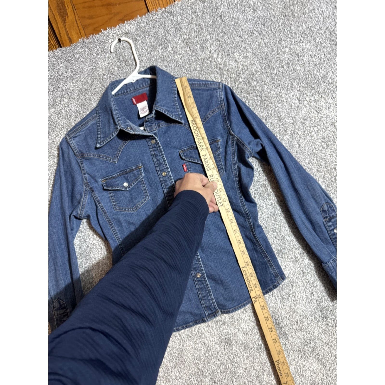 Levi's VINTAGE Levis Jean Jacket Womens Small Pearl Snap Western Streetwear Paris Hilton Y2K Size 28" / US 6 / IT 42 - 3 Thumbnail