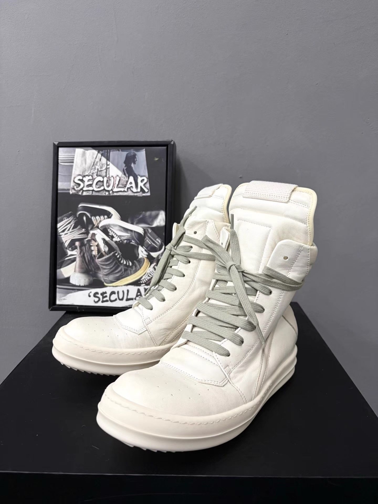 Rick Owens Rick Owens Pure White Inverted Triangle High-Top Shoes K34 Size US 5 / IT 35 - 1 Thumbnail