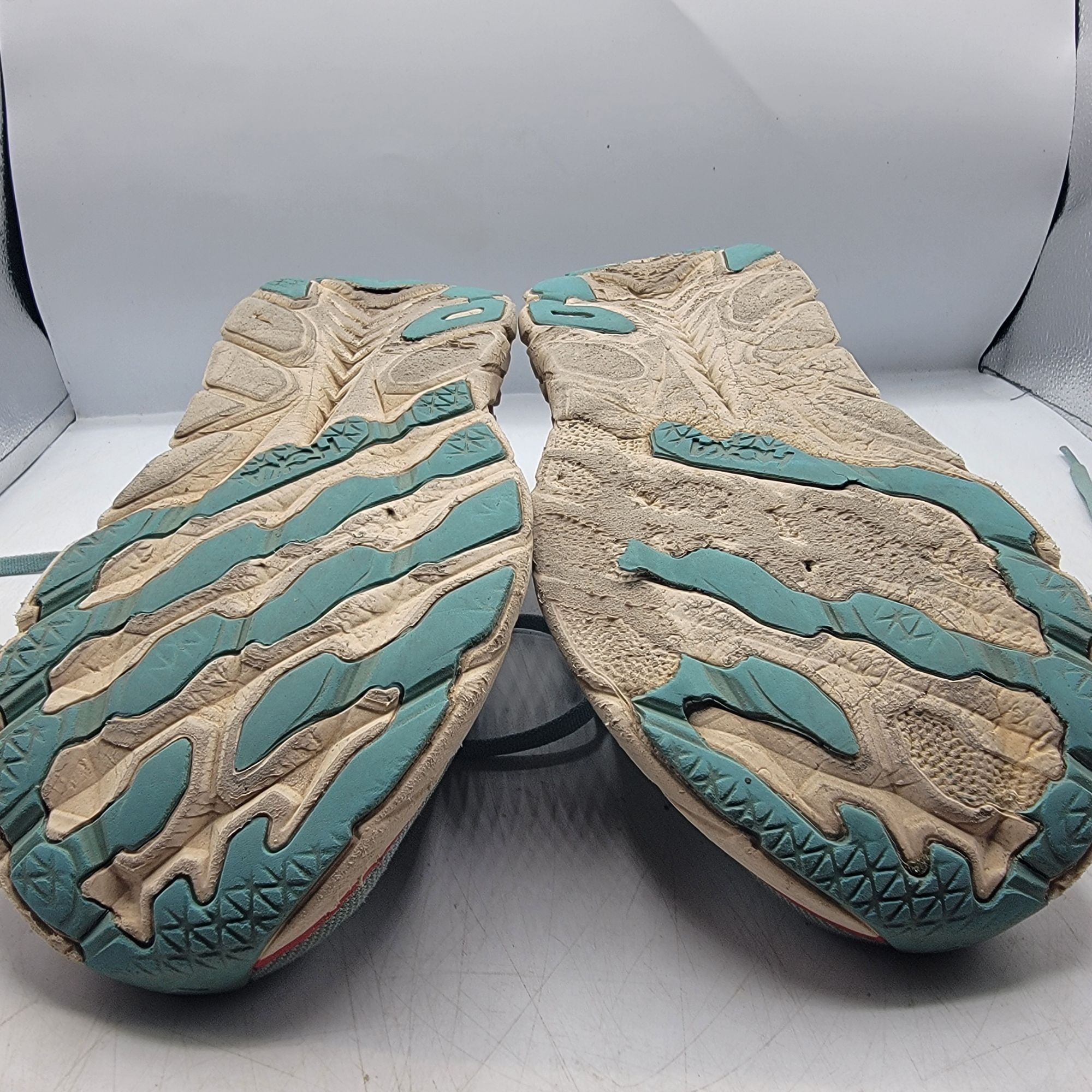 Hoka Hoka One One Clifton 8 Womens 8 D Wide Athletic Shoes Runnin Size US 8 / IT 38 - 11 Thumbnail