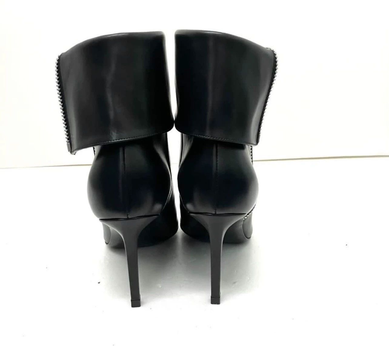 Saint Laurent Paris Authentic Saint Laurent (YSL) pointed-toe high-heeled boots Size US 6 / IT 36 - 2 Thumbnail