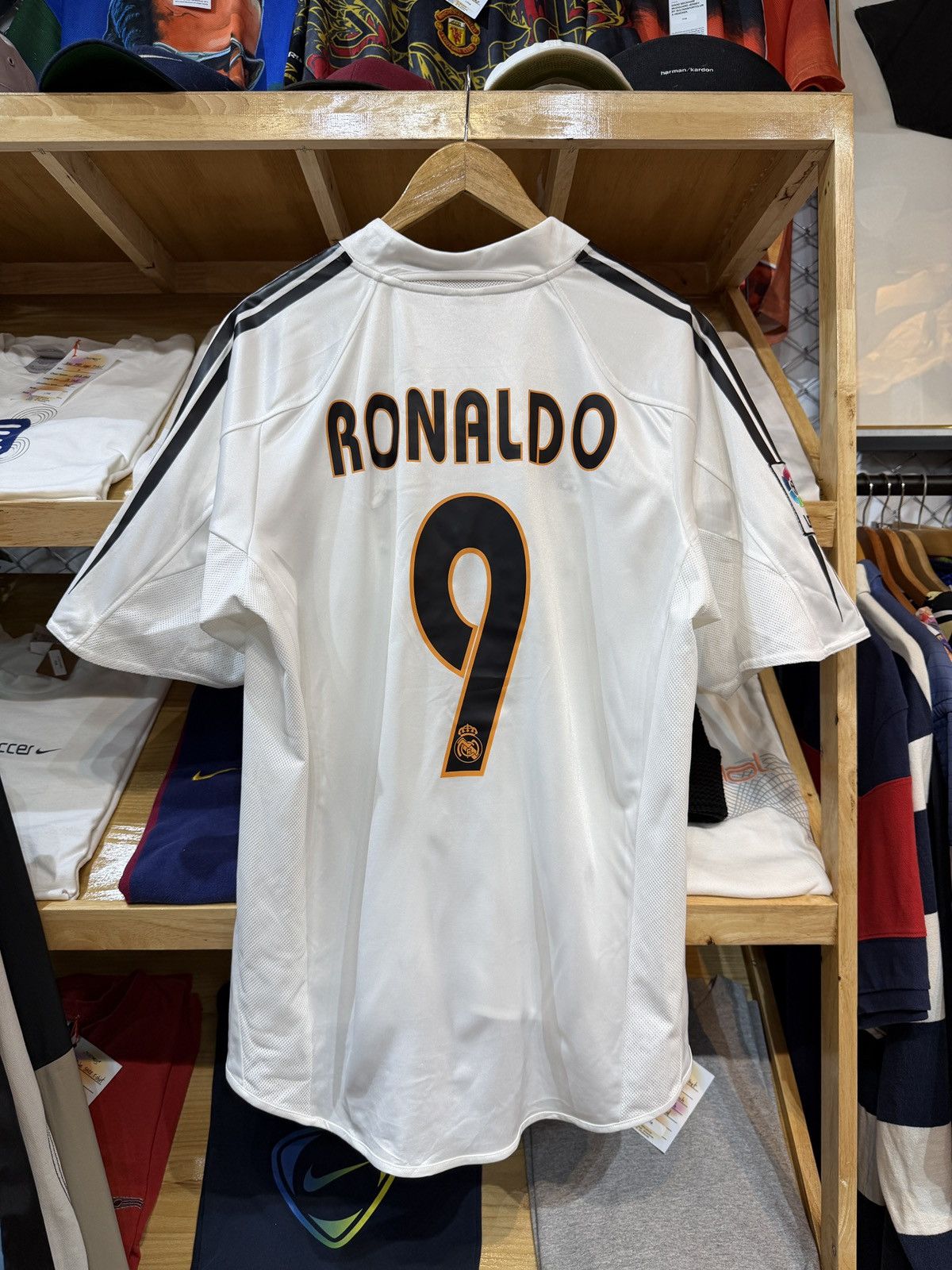 Vintage Real Madrid 2005-06 Ronaldo No.9 Adidas Home Jersey