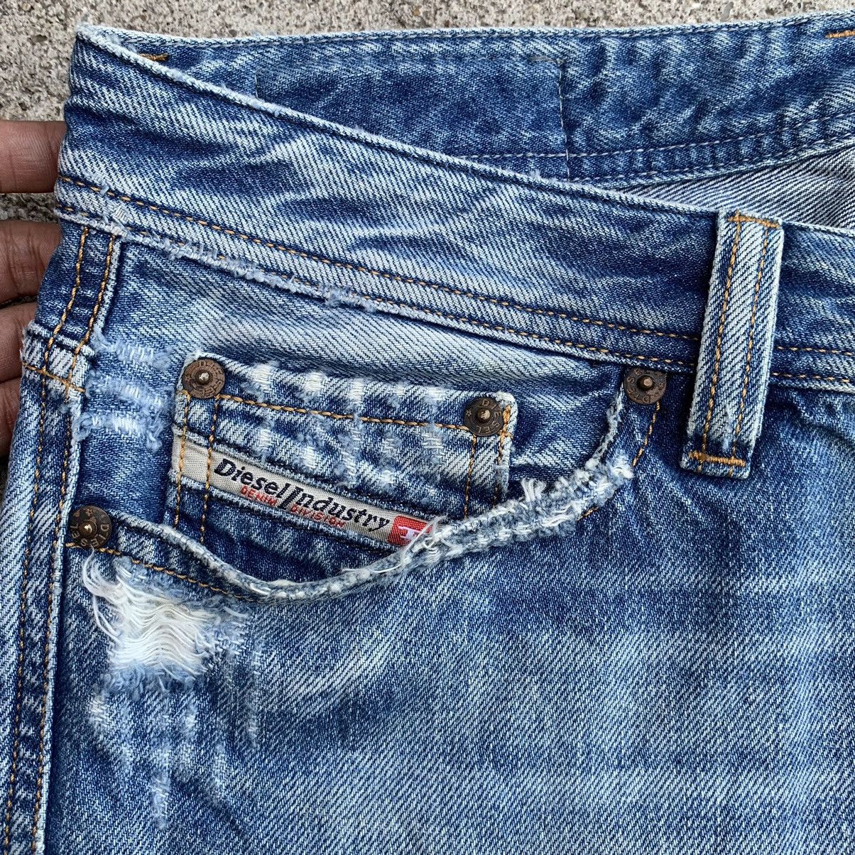 Diesel Vintage Y2K Diesel Italy Distressed Denim Jeans W32 Size US 32 / EU 48 - 5 Thumbnail
