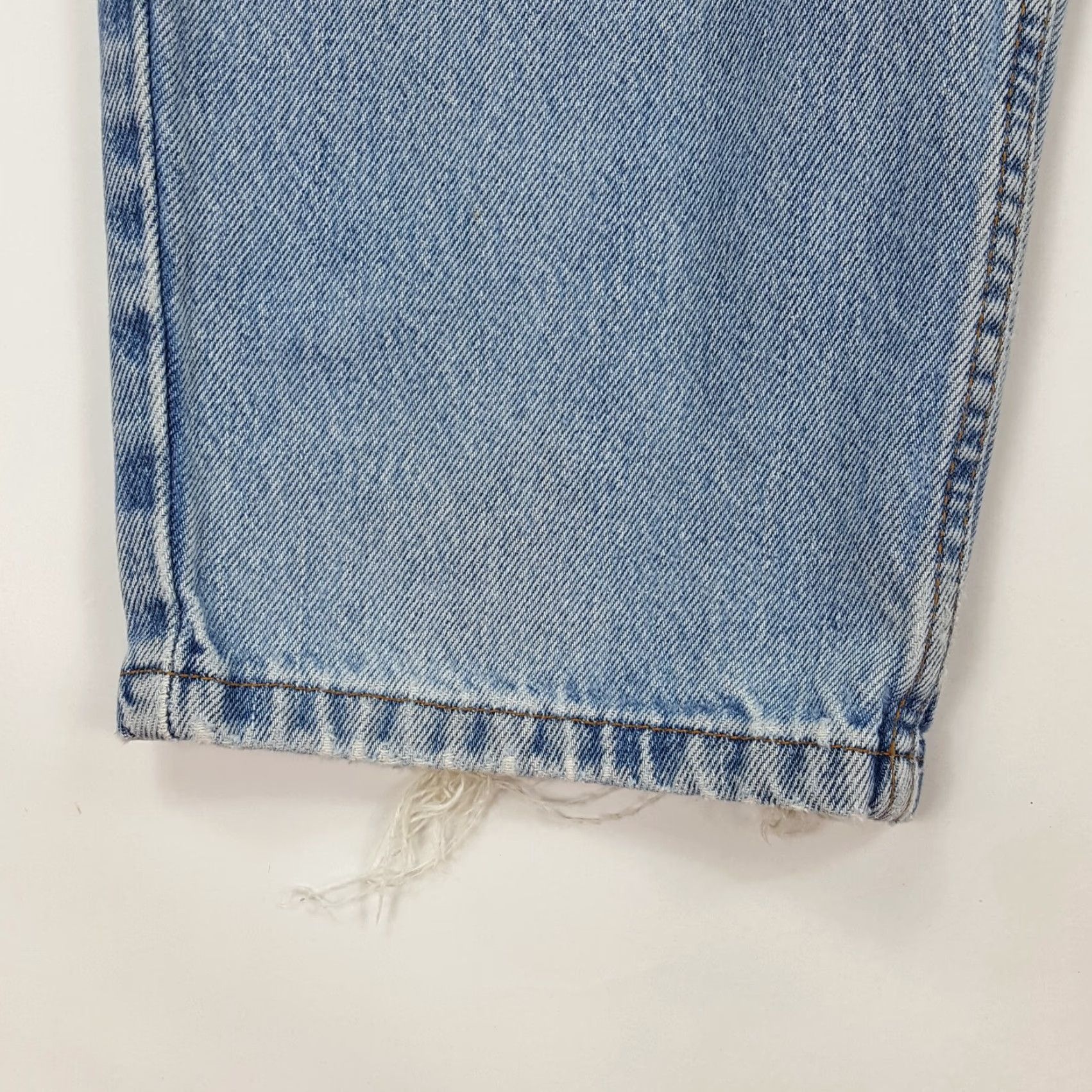 Levi's VINTAGE Levi's 550 Distressed Jeans Men 35x30 Denim 90s Relaxed Tapered Blue jeans Size US 35 - 4 Thumbnail