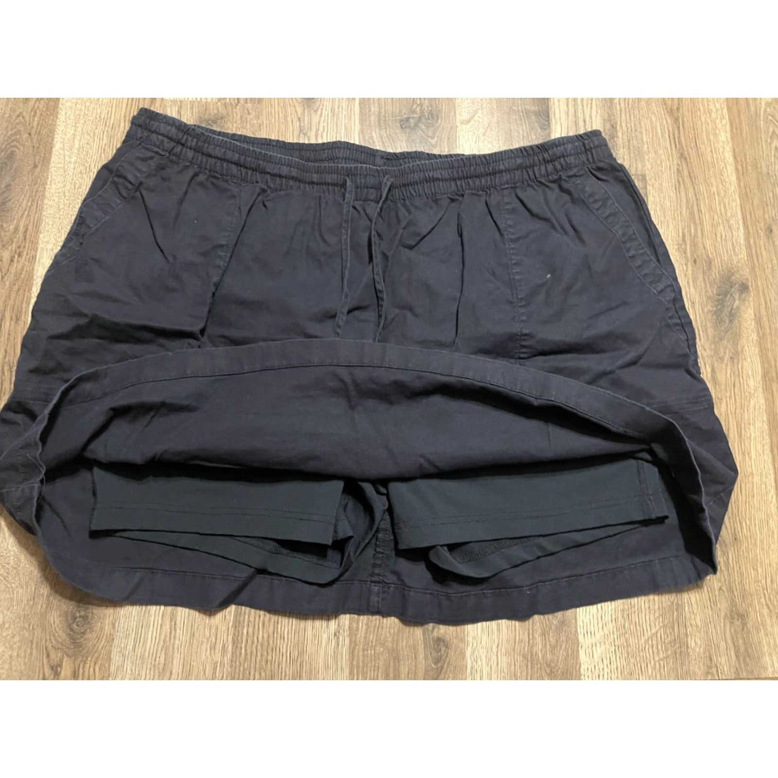 Lands' End VINTAGE? Wait no Lands' End Skort Women’s 20W Black Tie Waist Mini Skirt Short Casual Size 42" / US 20 - 3 Thumbnail