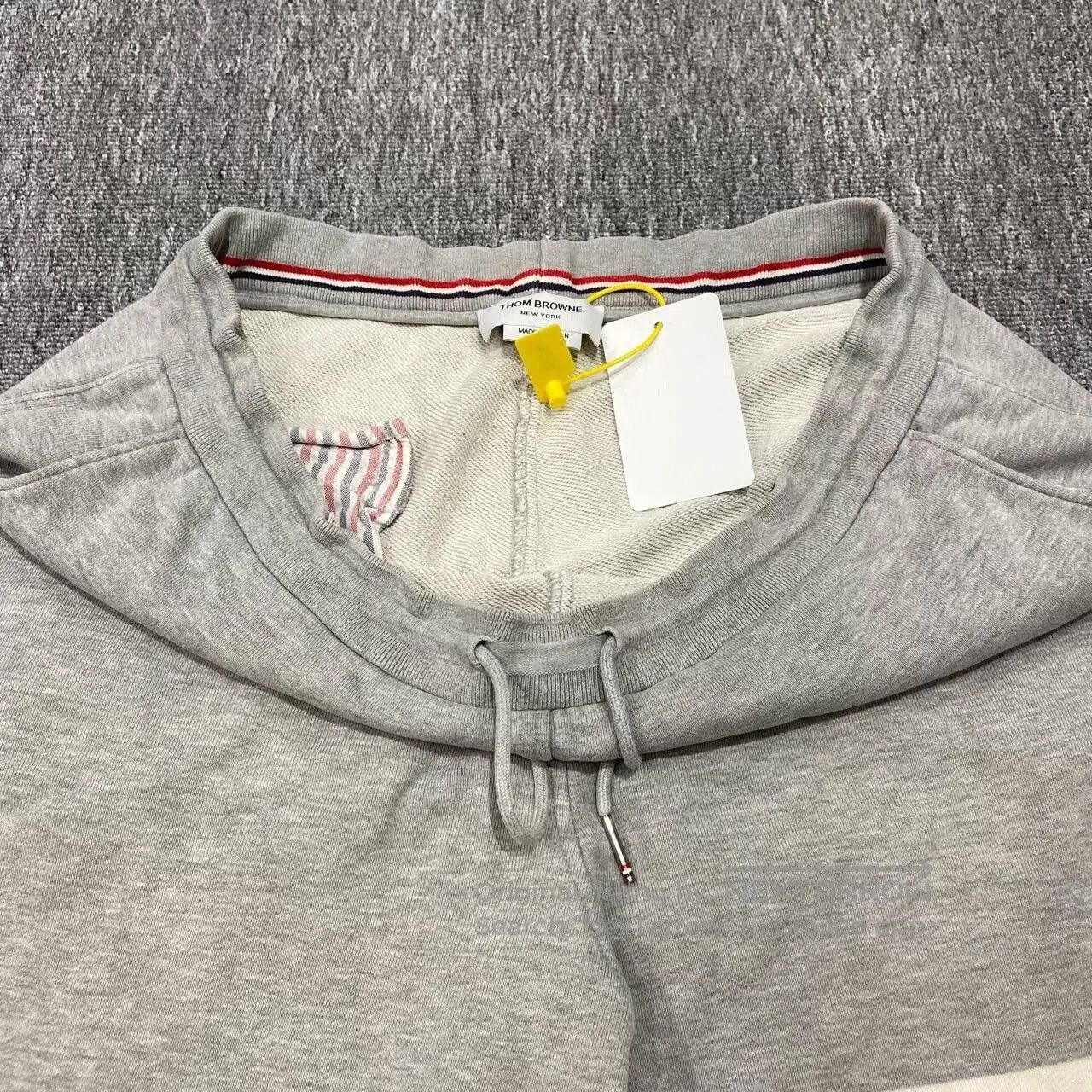 Thom Browne Thom Browne Gray Shorts Size 5. Size US 28 / EU 44 - 7 Thumbnail