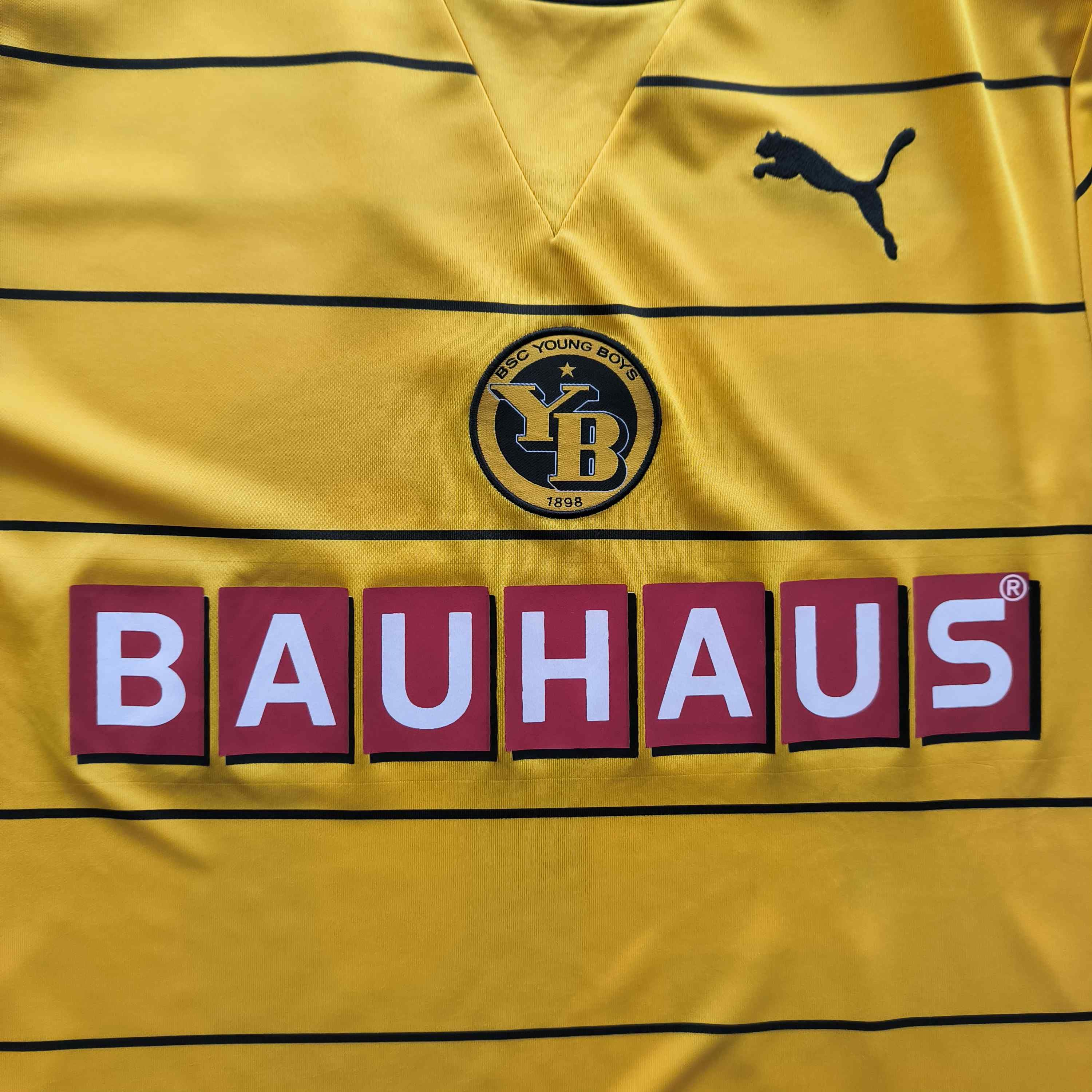 Puma Young Boys 2011-12 Puma home Affolter football jersey size S Size US S / EU 44-46 / 1 - 4 Thumbnail