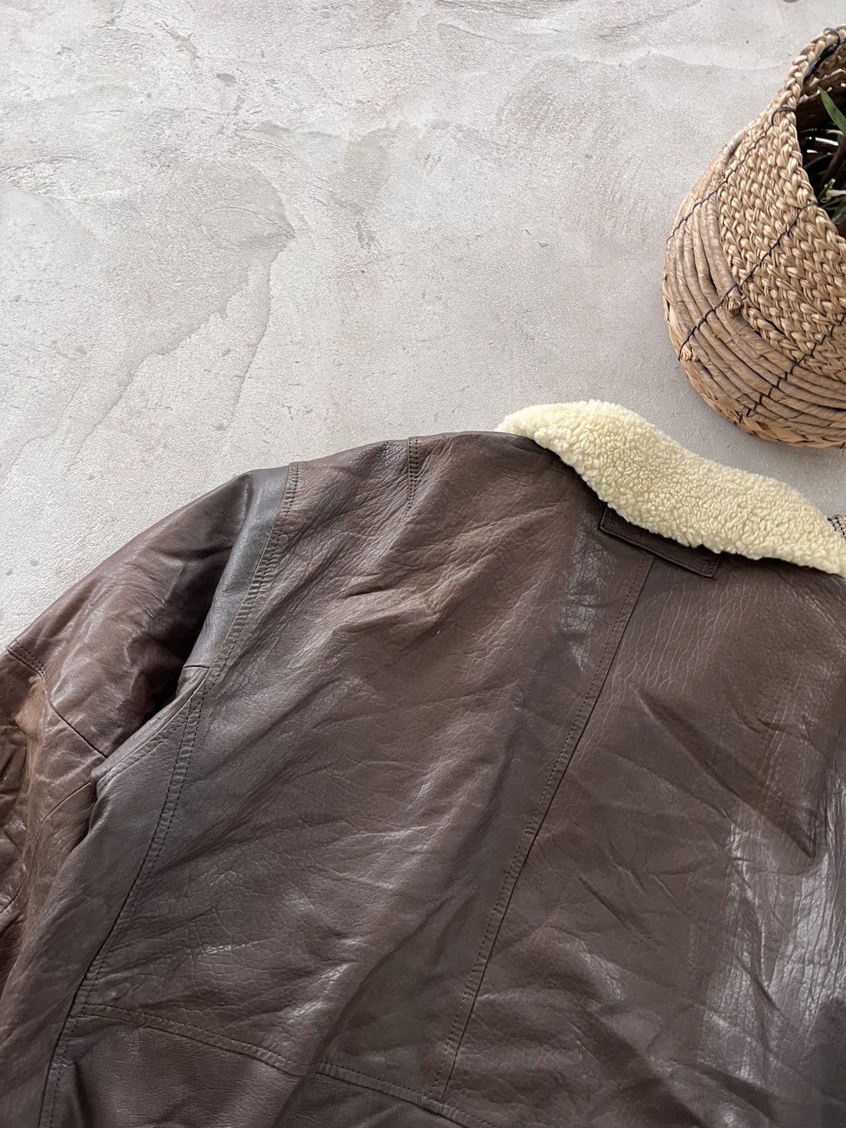 Genuine Leather Vintage Nautica Brown Faded Leather Bomber Jacket Fur Collar Size US L / EU 52-54 / 3 - 12 Thumbnail